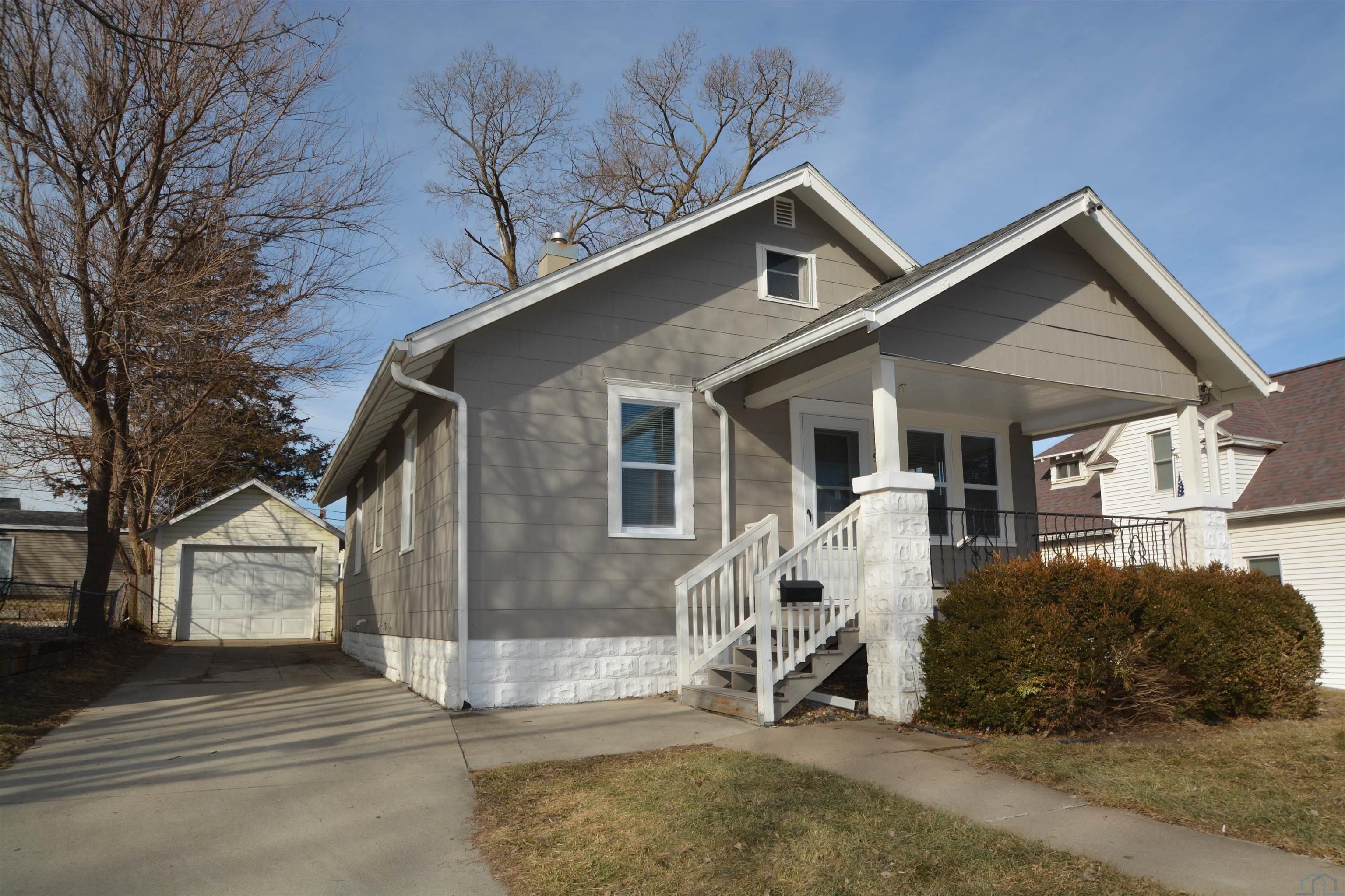 1119 Cecelia St S, Sioux City, IA 51106 