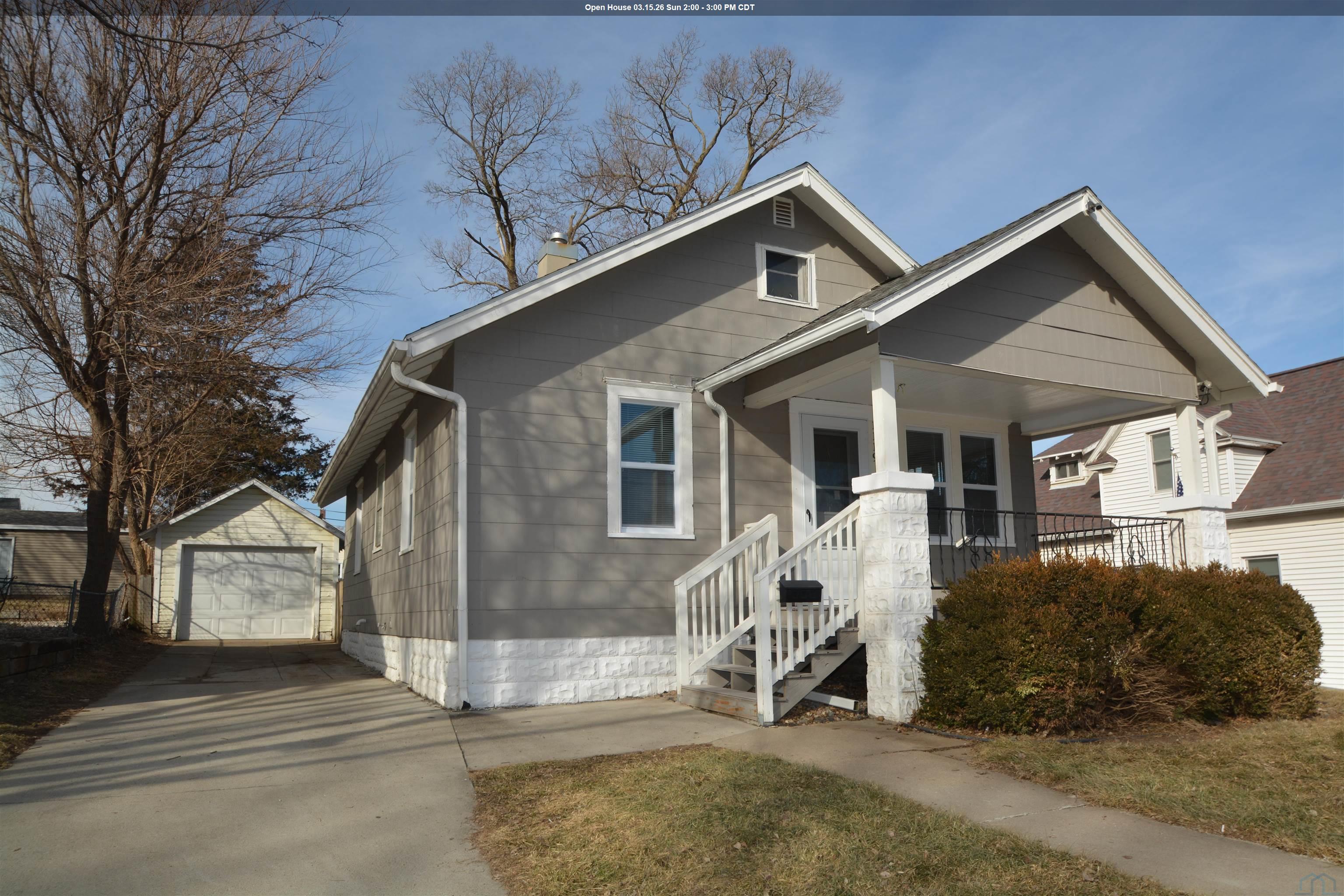 1119 Cecelia St S, Sioux City, IA 51106 