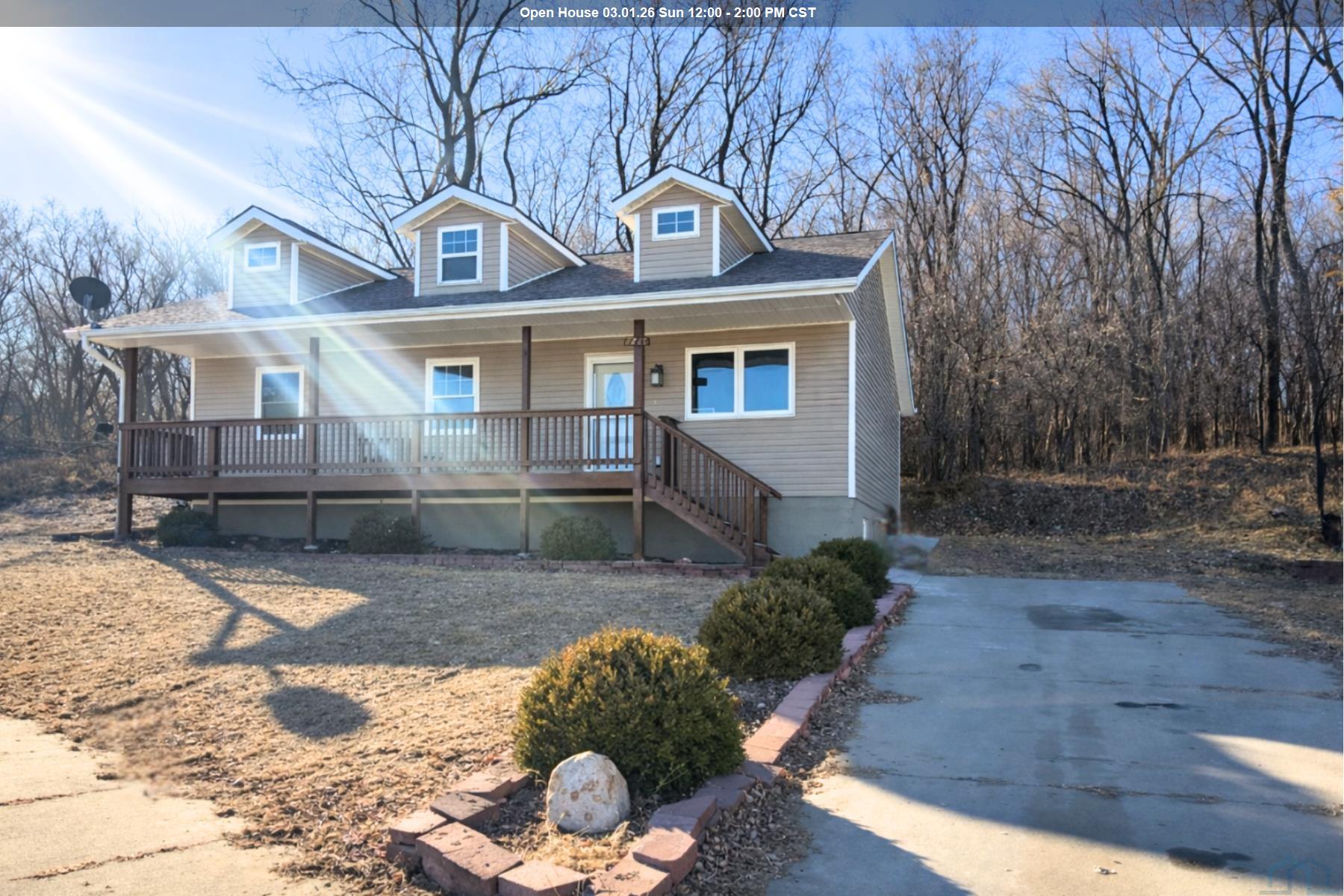 1735 HARKIN PL, Sioux City, IA 51103 