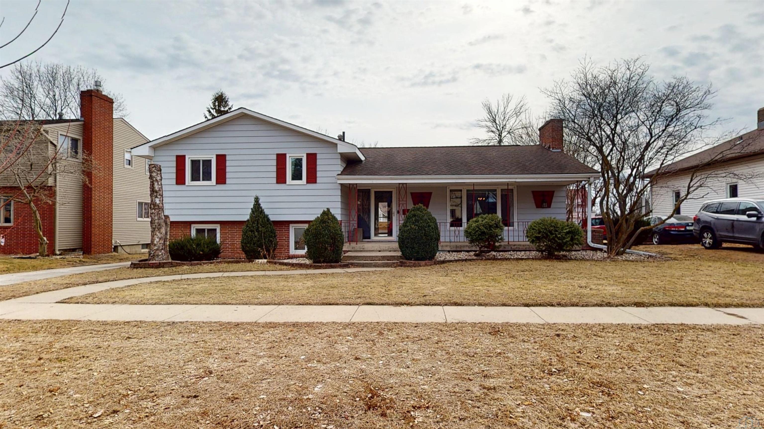 1312 6th St W, Storm Lake, IA 50588 