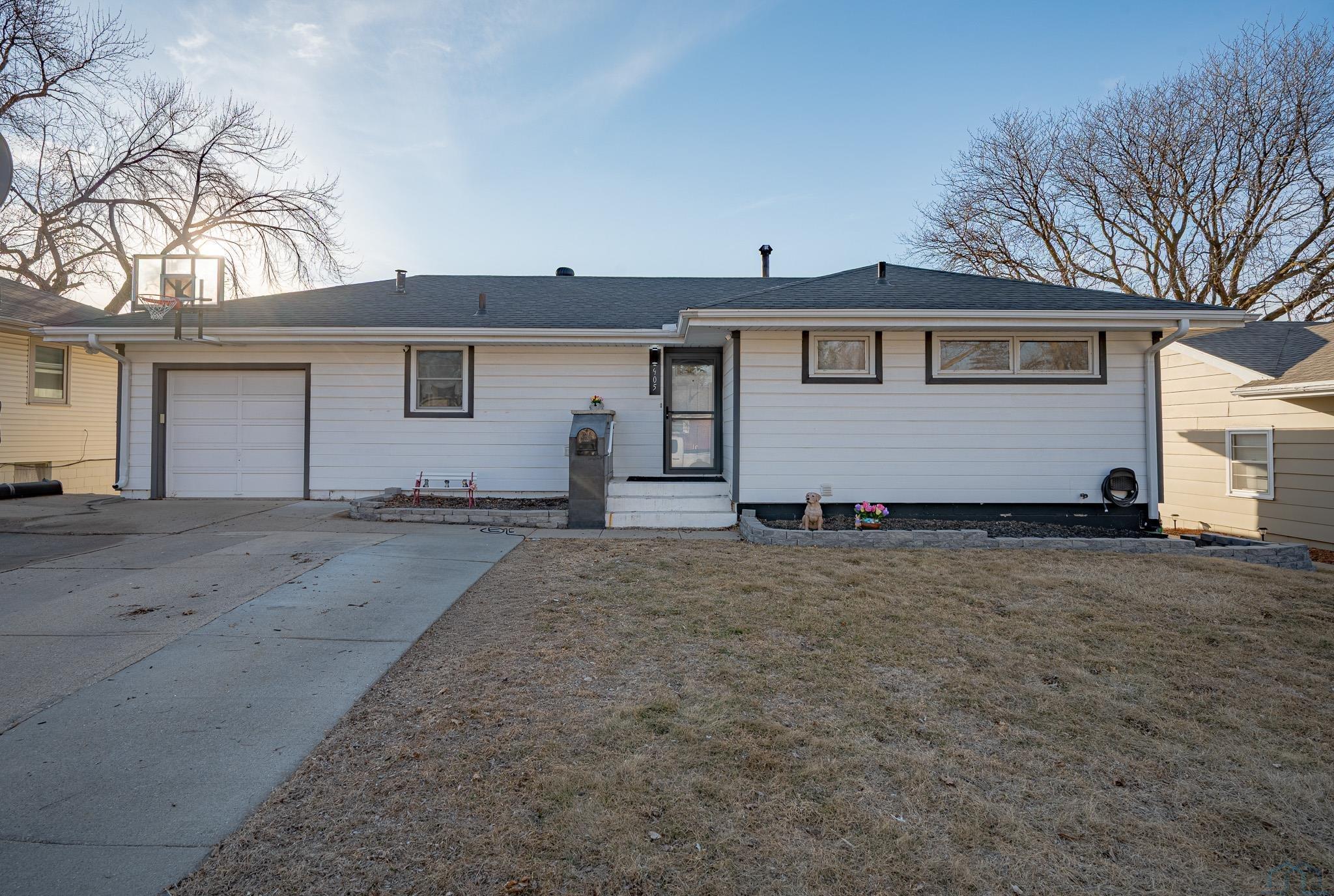 905 SAINT MARYS ST S, Sioux City, IA 51106 