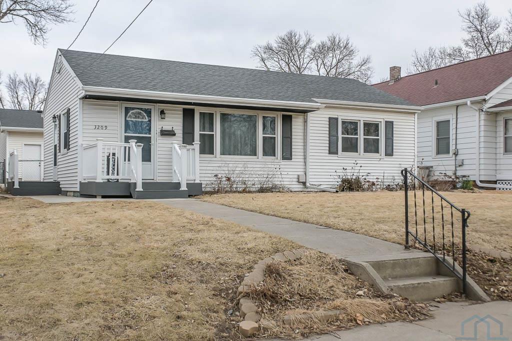 3209 6th Ave, Sioux City, IA 51106 