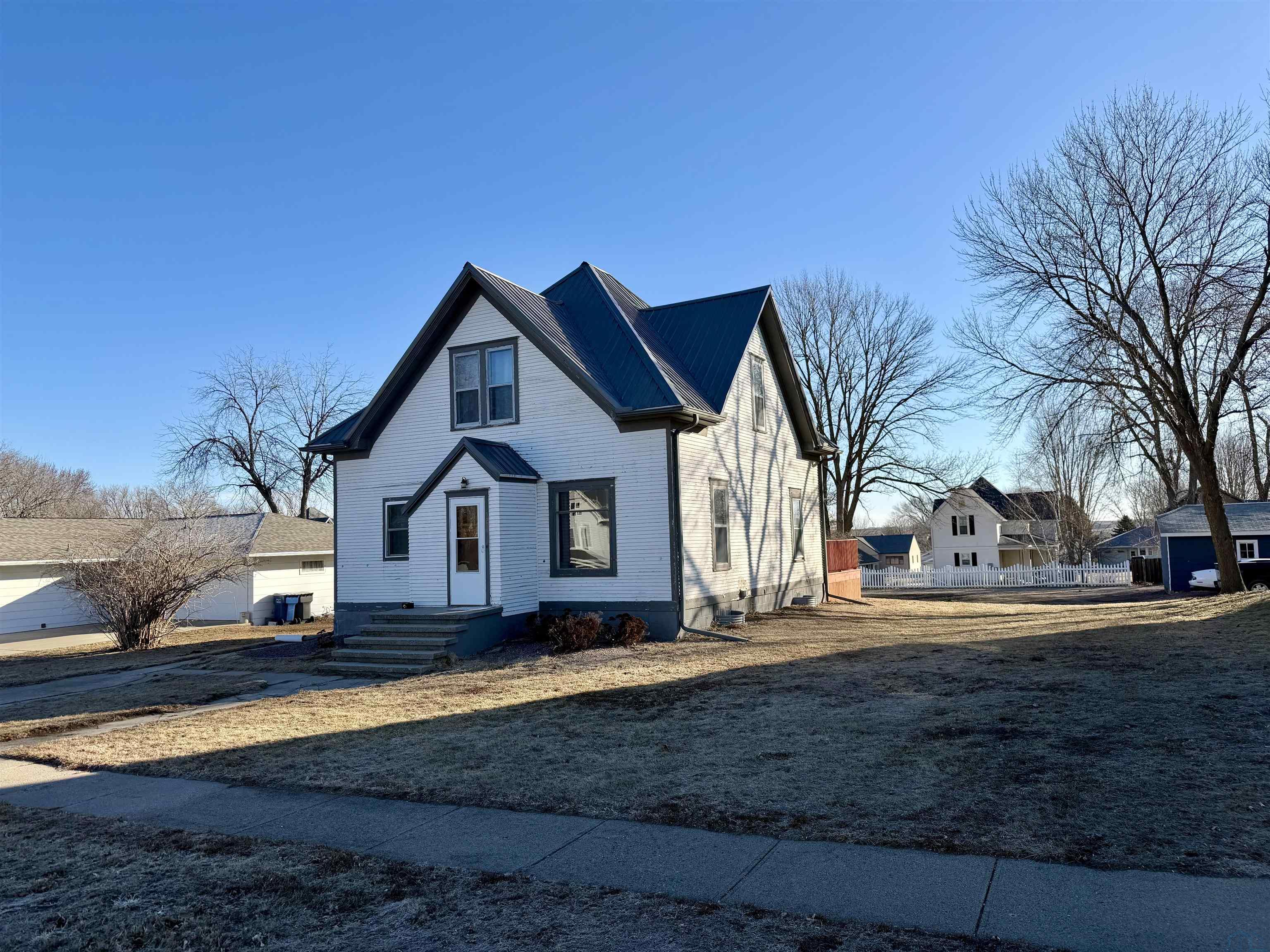 621 Harrison St, Remsen, IA 51050 