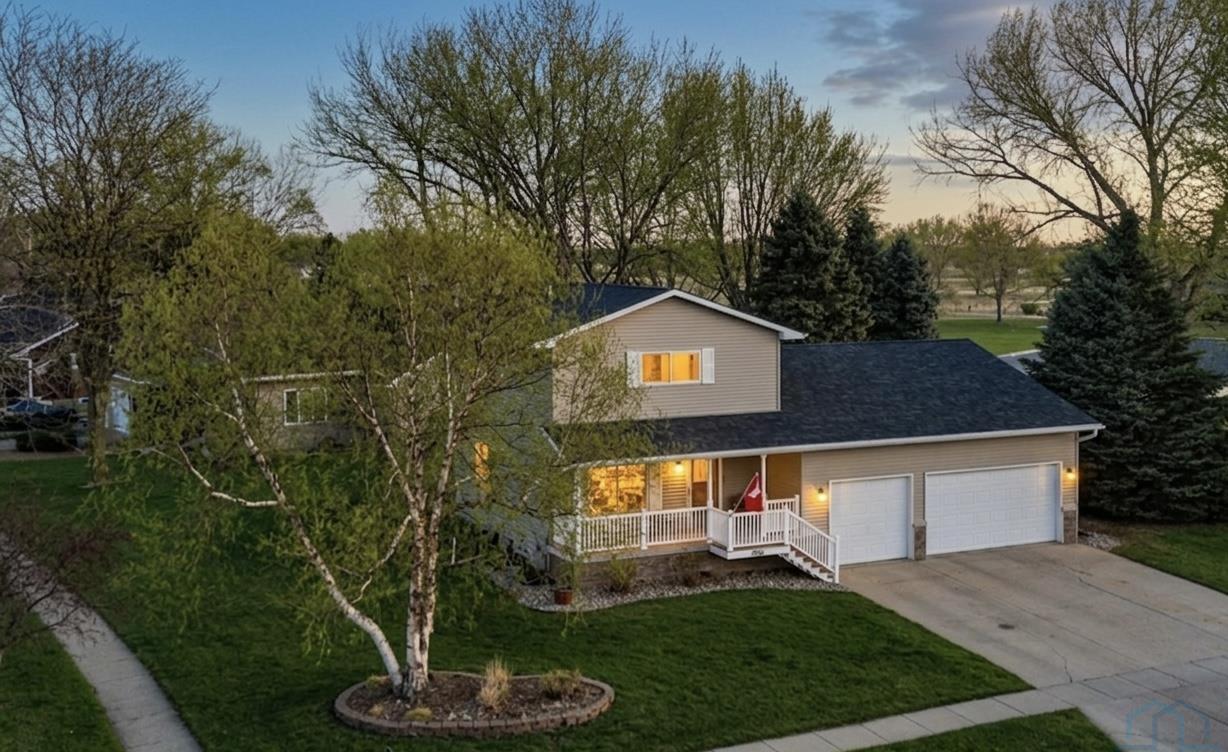 1804 Augusta Dr, Vermillion, SD 57069 