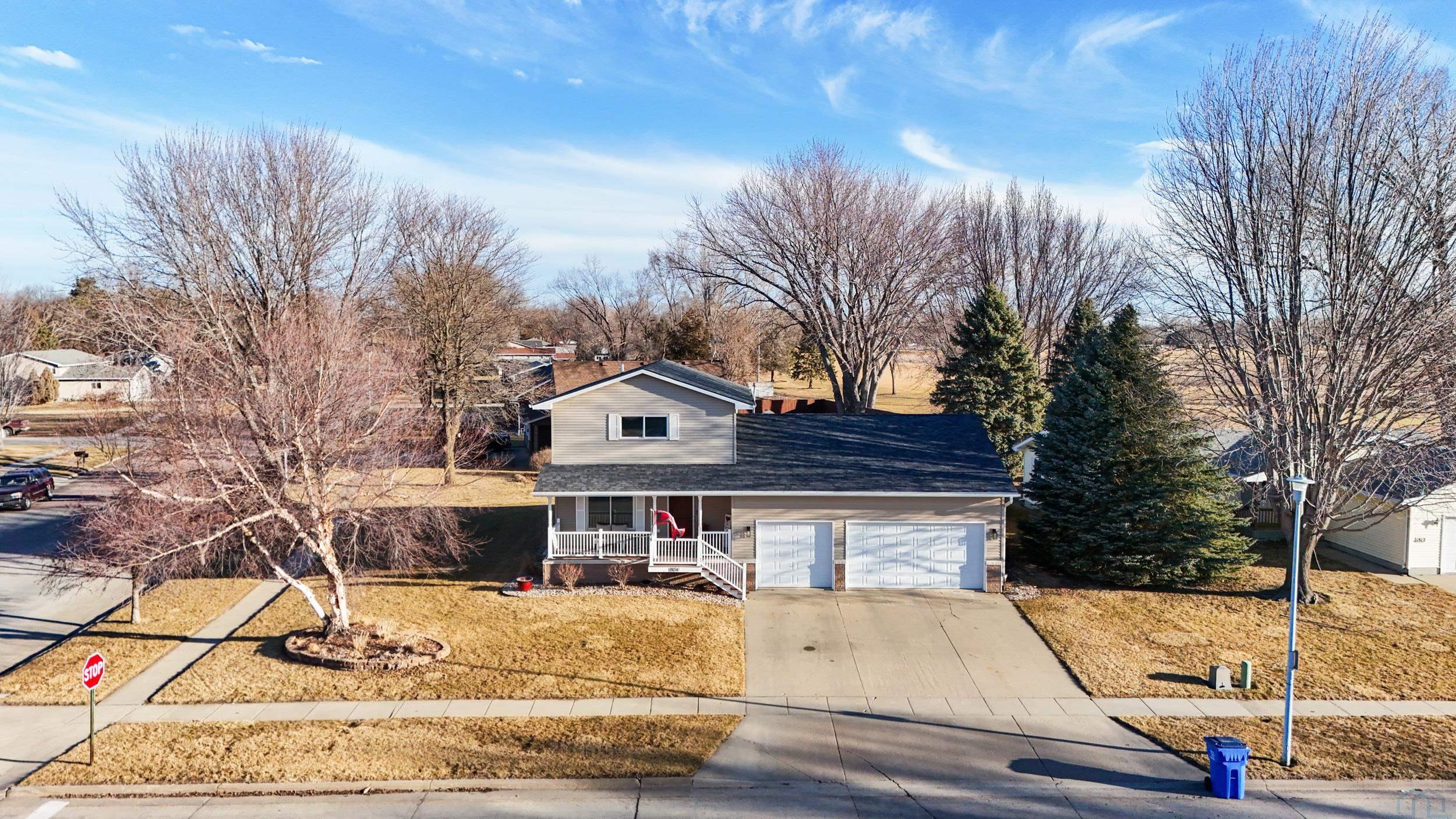 1804 Augusta Dr, Vermillion, SD 57069 