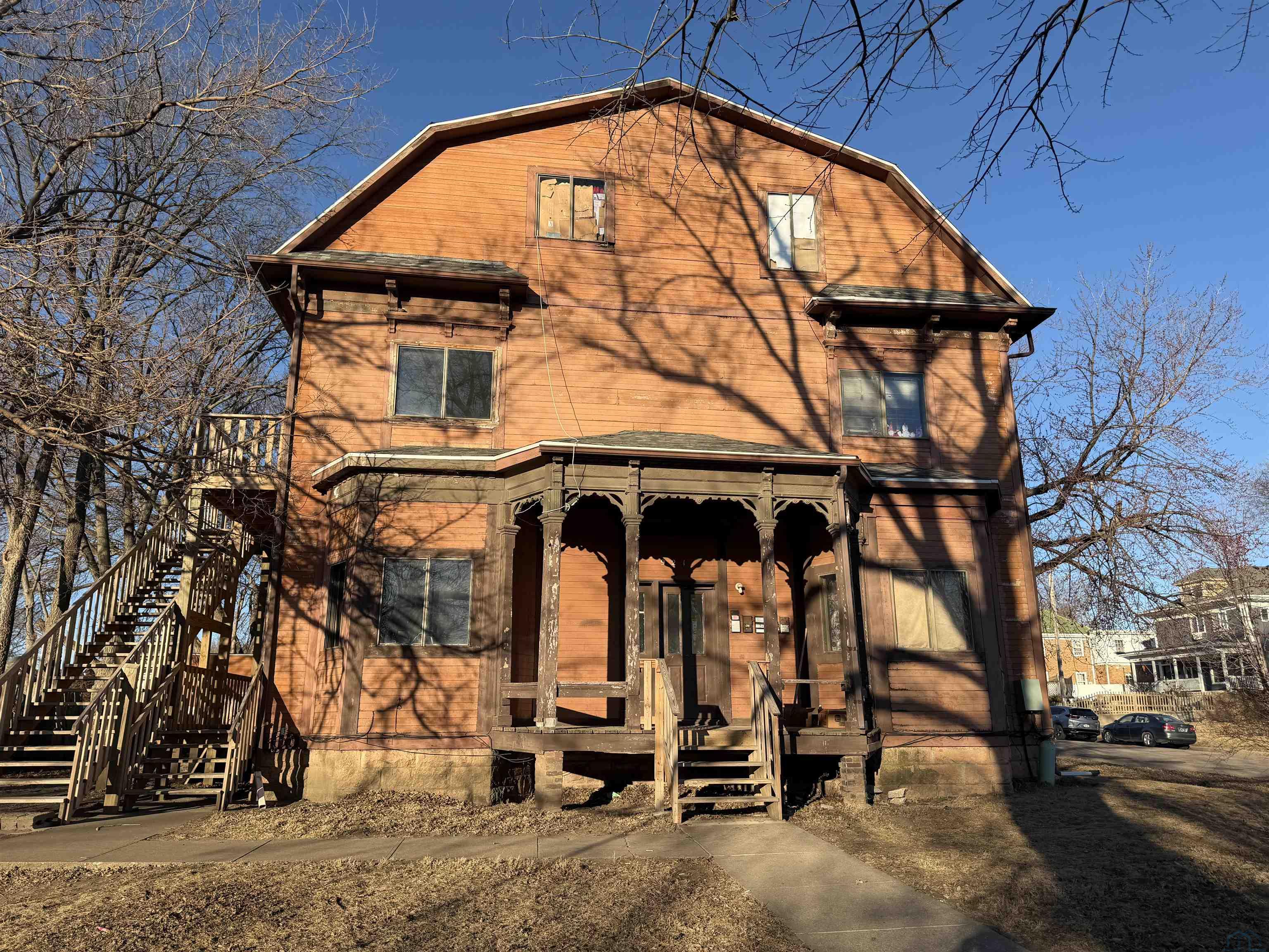 919-21 JENNINGS ST, Sioux City, IA 51105 