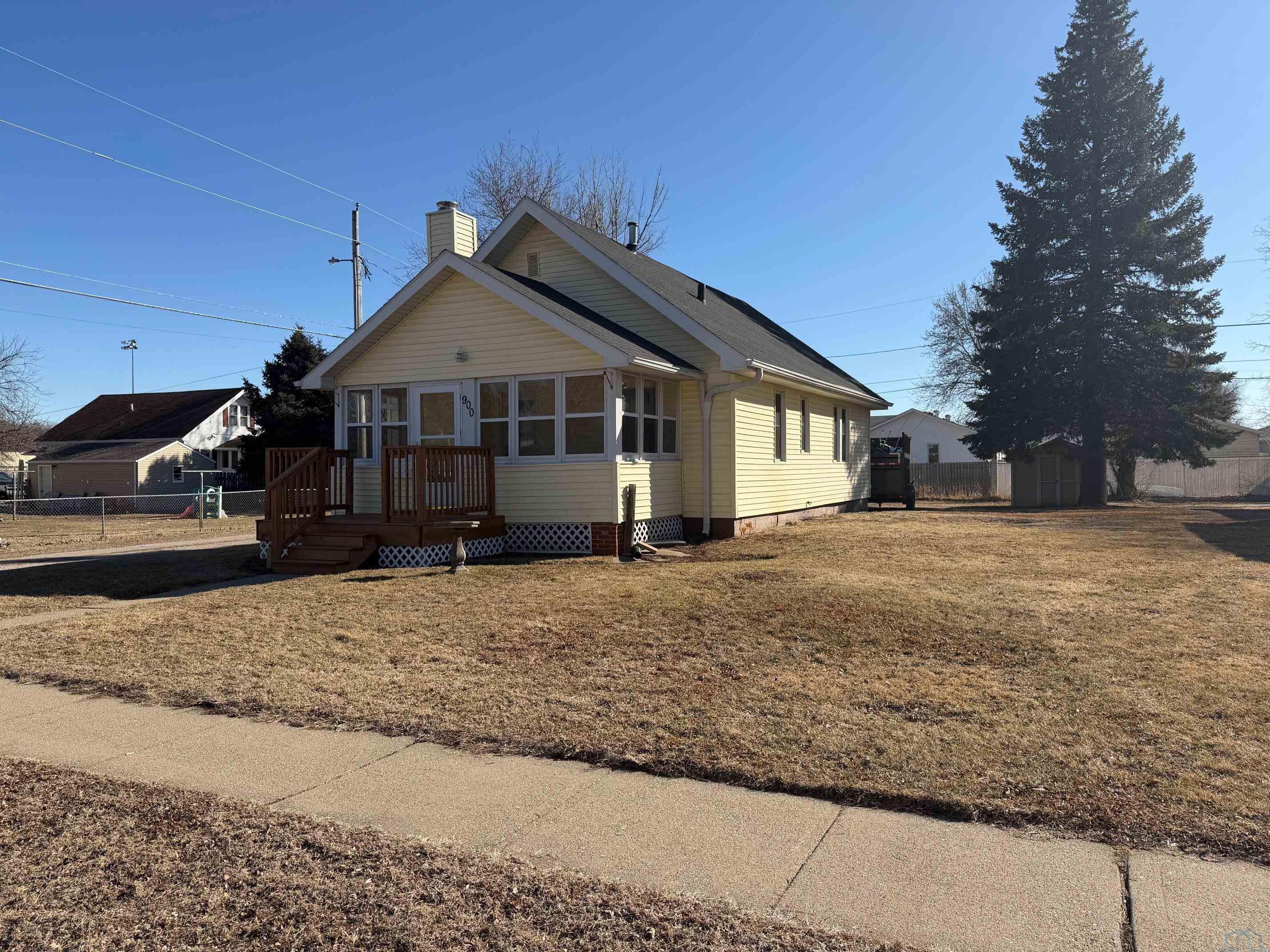 900 La Plante Ave, Sioux City, IA 51109 