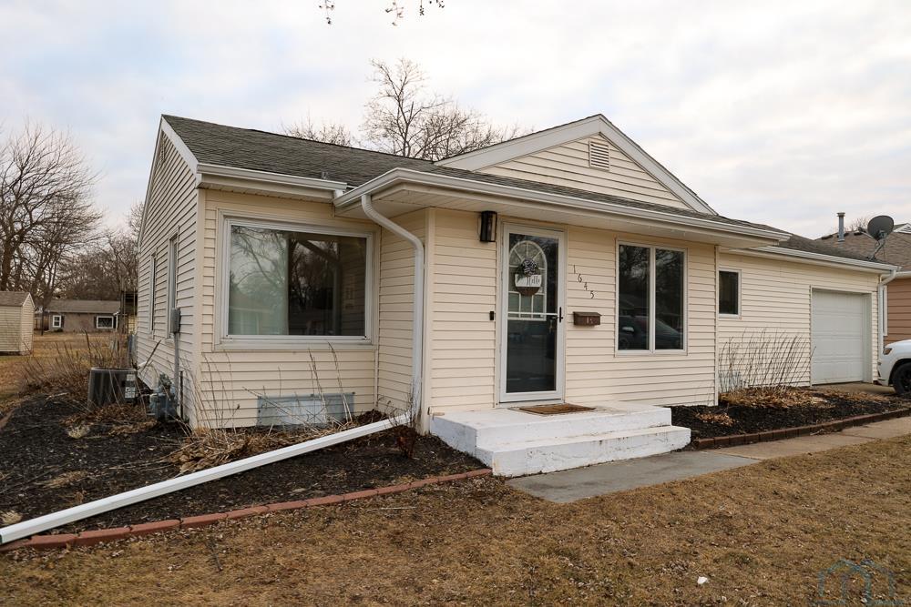 1645 Maplecrest Dr, Estherville, IA 51334 