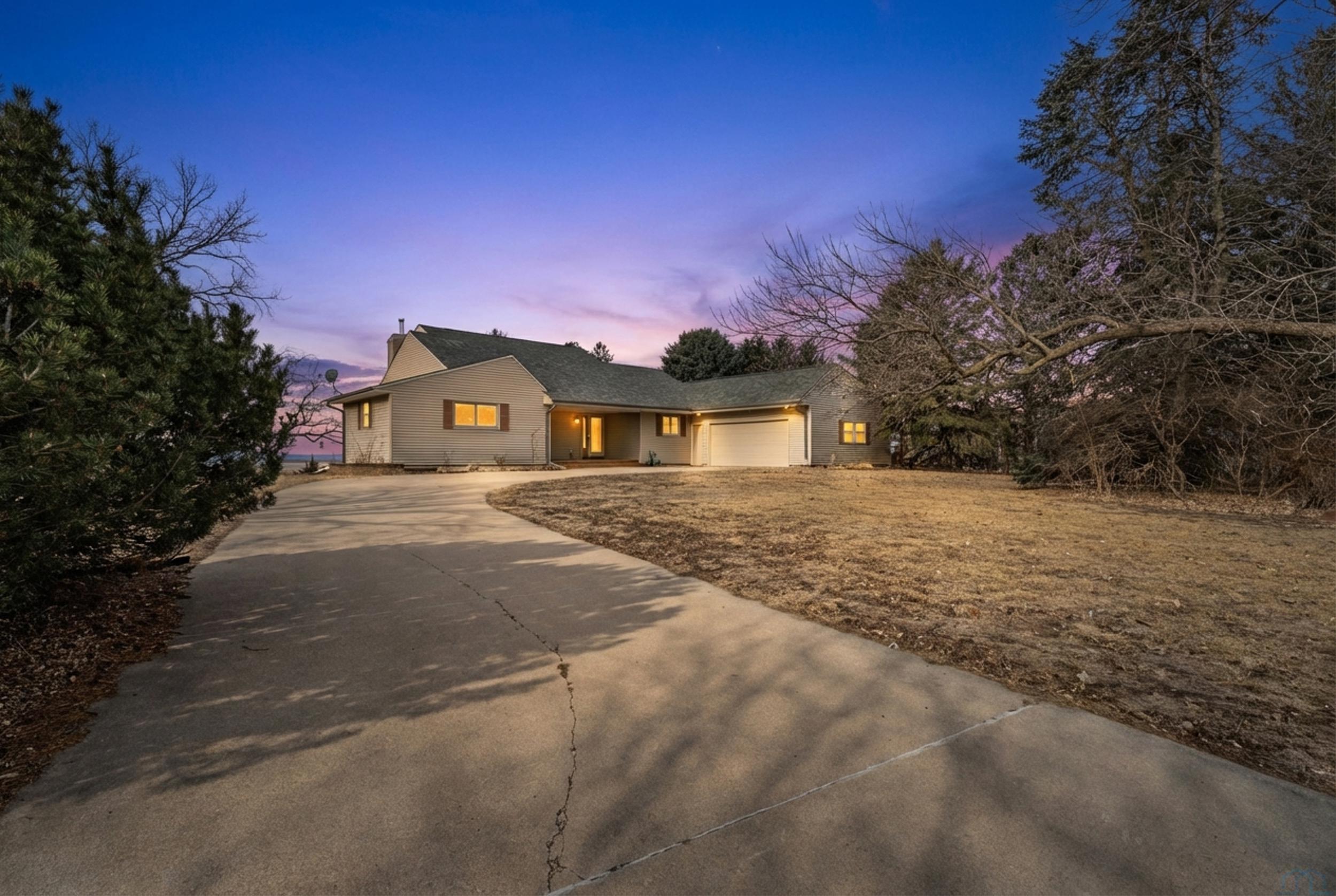 1826 Constance Dr., Vermillion, SD 57069 