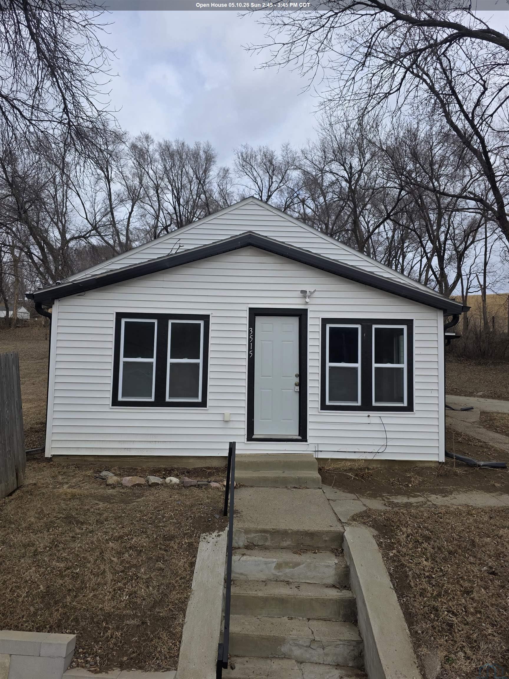 3515 Athlone Ave, Sioux City, IA 51105 