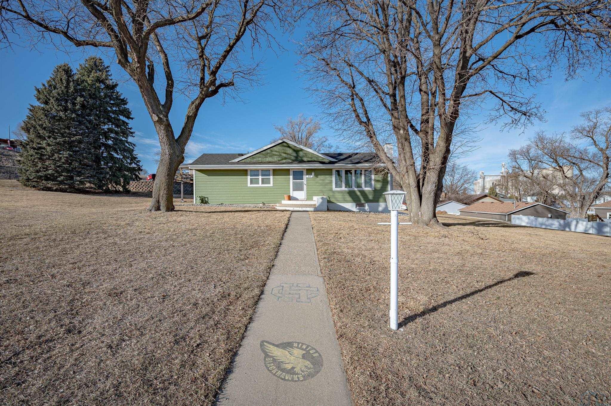 219 Grover St W, Hinton, IA 51024 