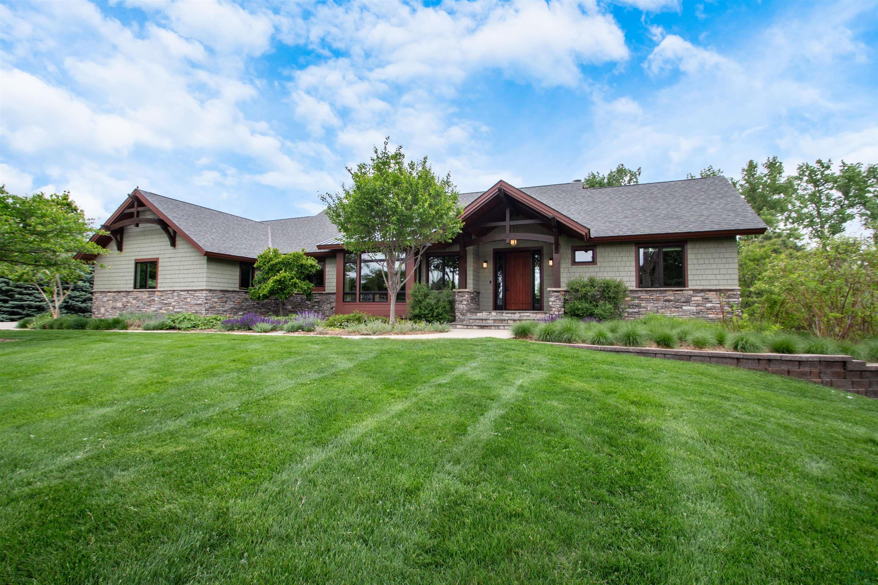 914 Wynstone Drive, Jefferson, SD 57038 