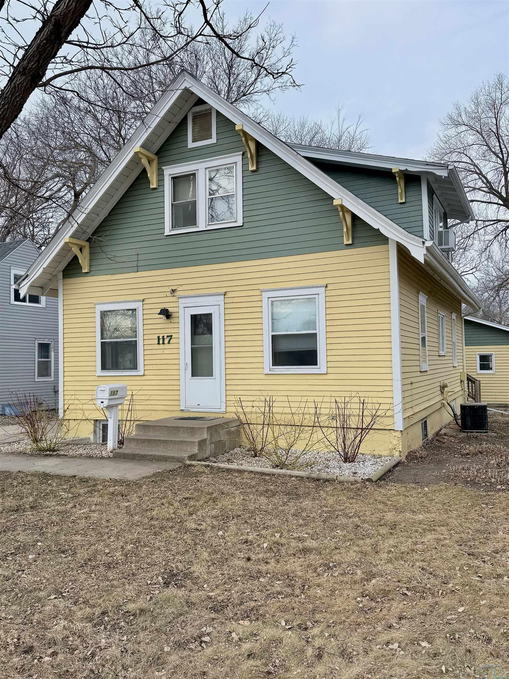 117 Pine S, Vermillion, SD 57069 