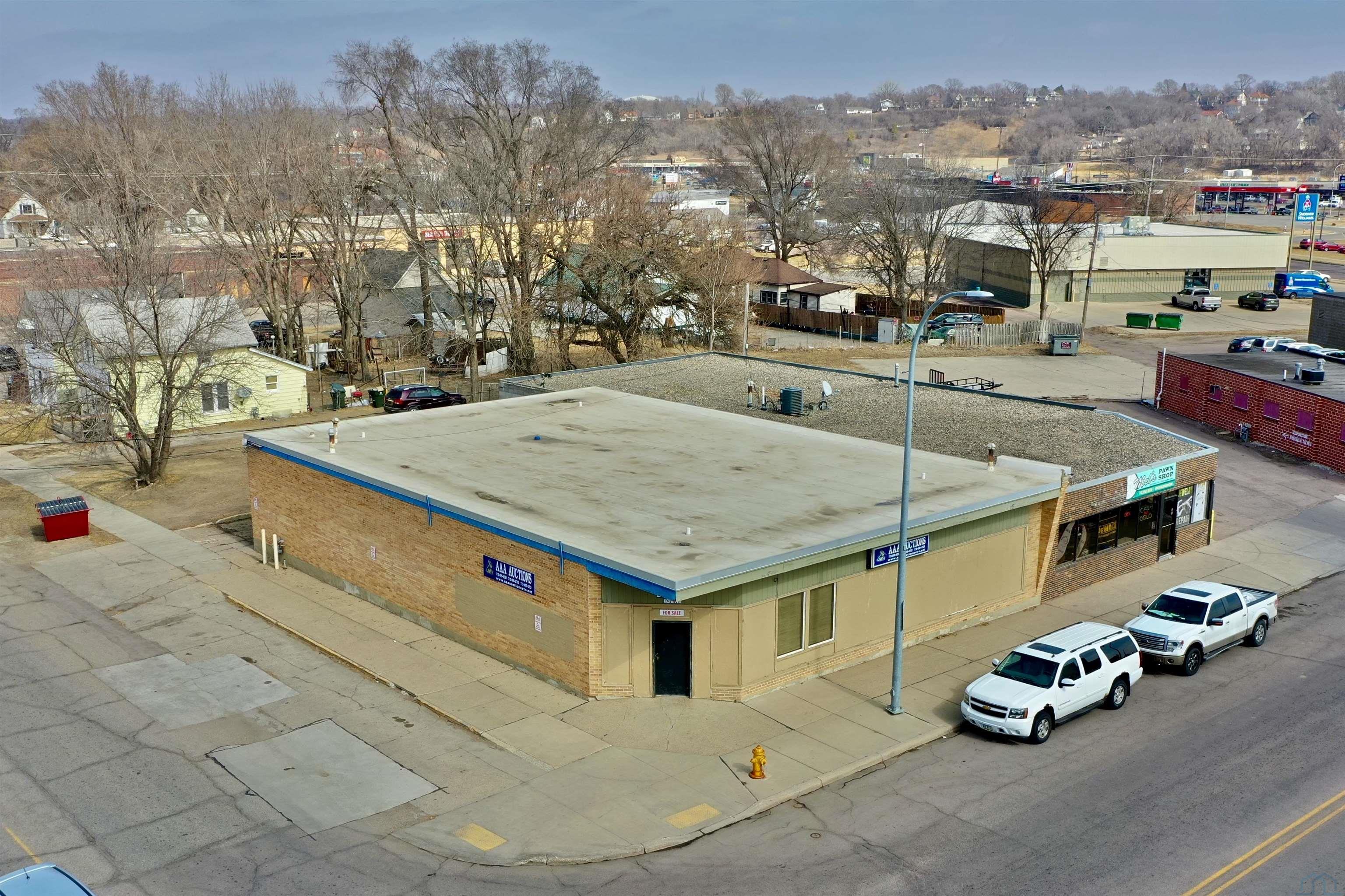 1021 7th St W, Sioux City, IA 51103 