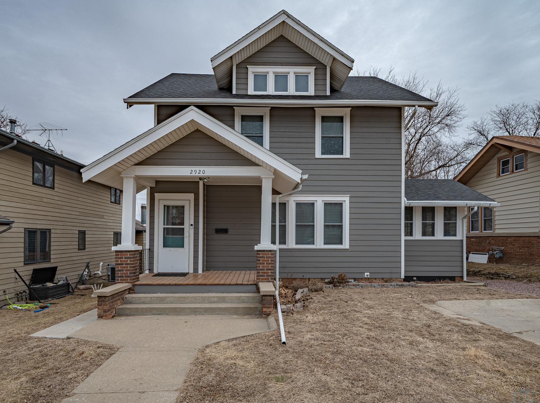 2920 JENNINGS ST, Sioux City, IA 51104 
