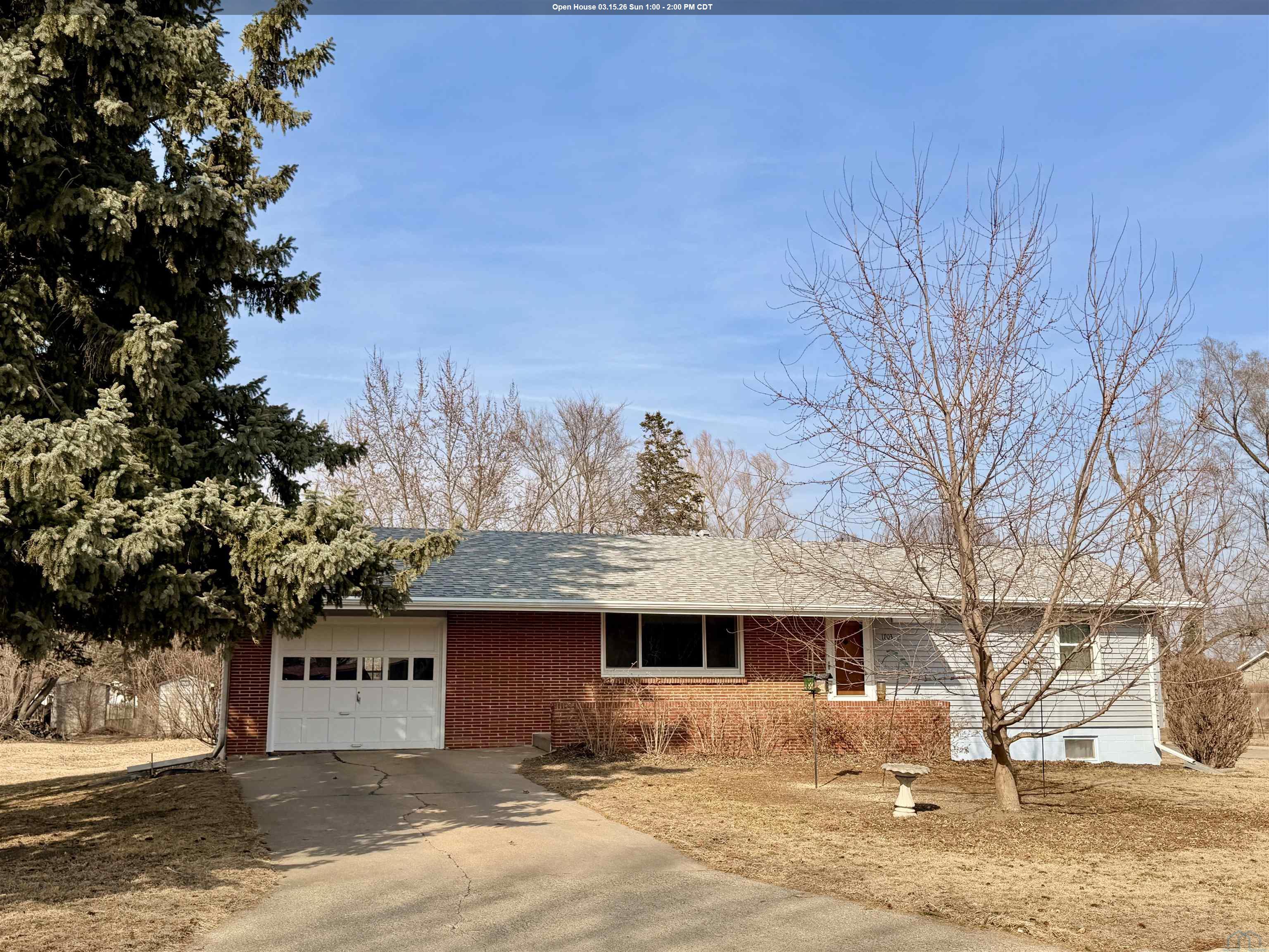 1703 Hickory Street, Dakota City, NE 68731 