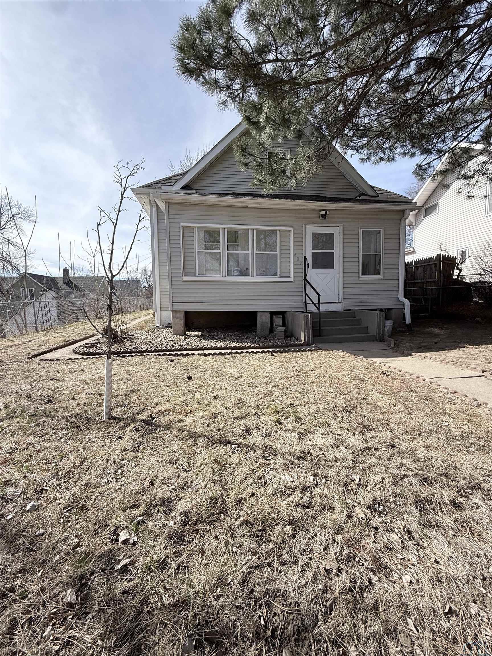 409 Myrtle, Sioux City, IA 51103 