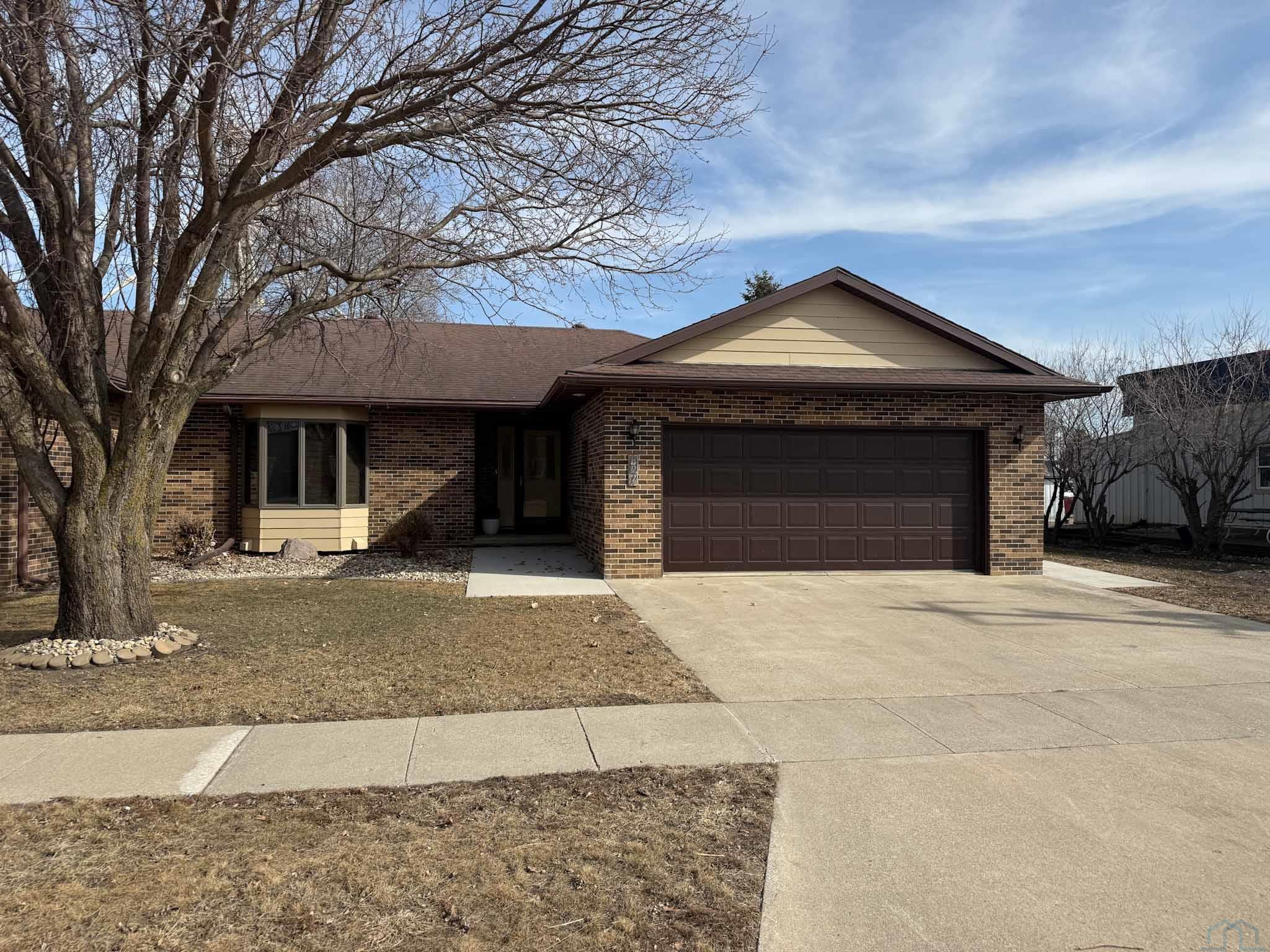 527 Elm St, Granville, IA 51022 