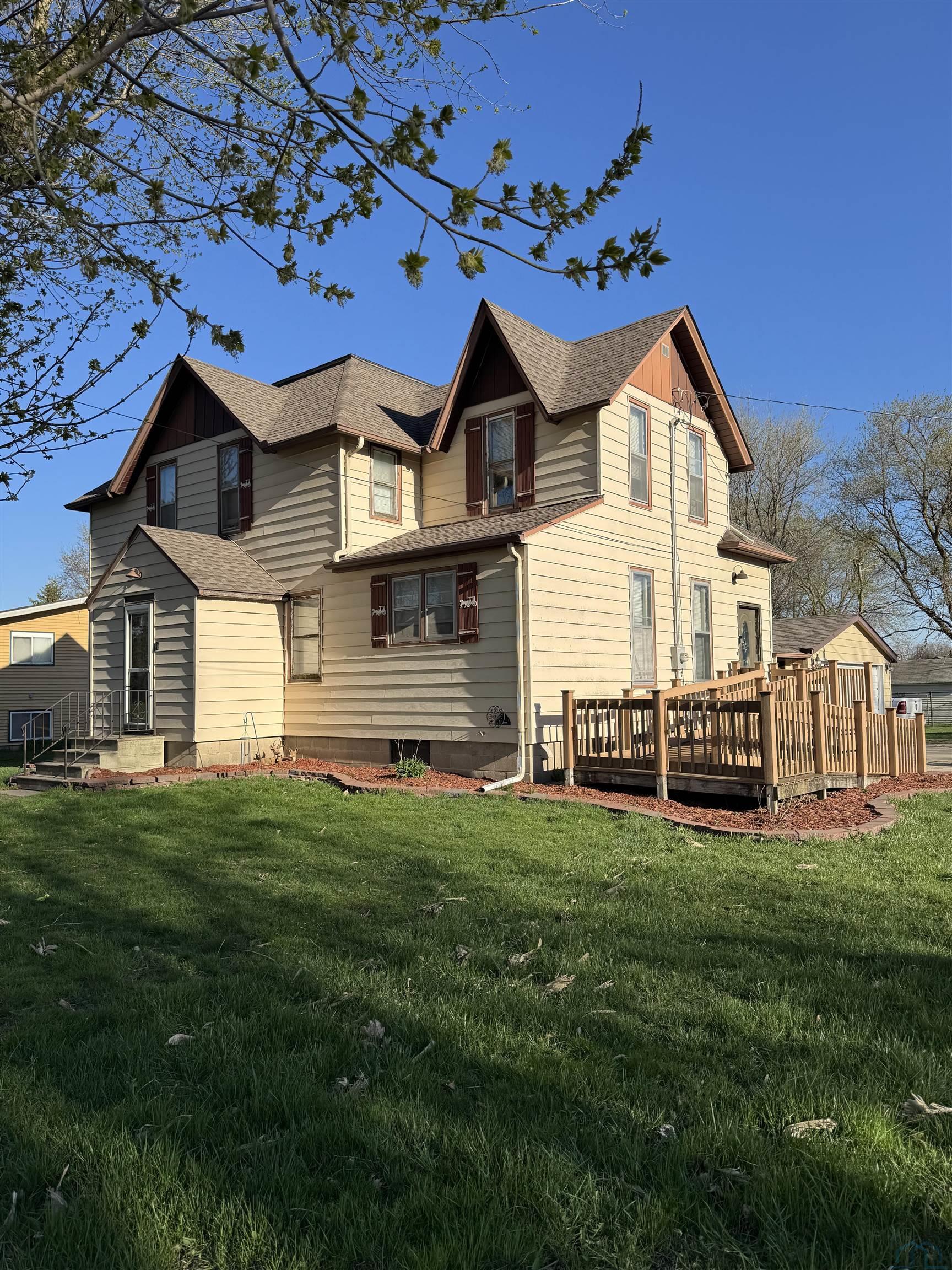 402 Elm Street, Albert City, IA 50510 