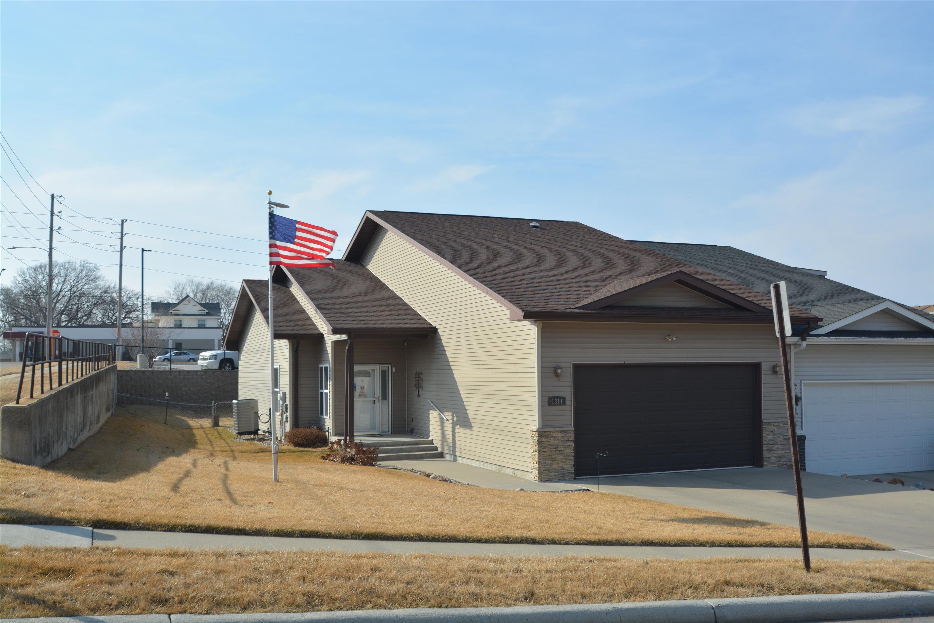 1811 St Aubin St. S, Sioux City, IA 51106 