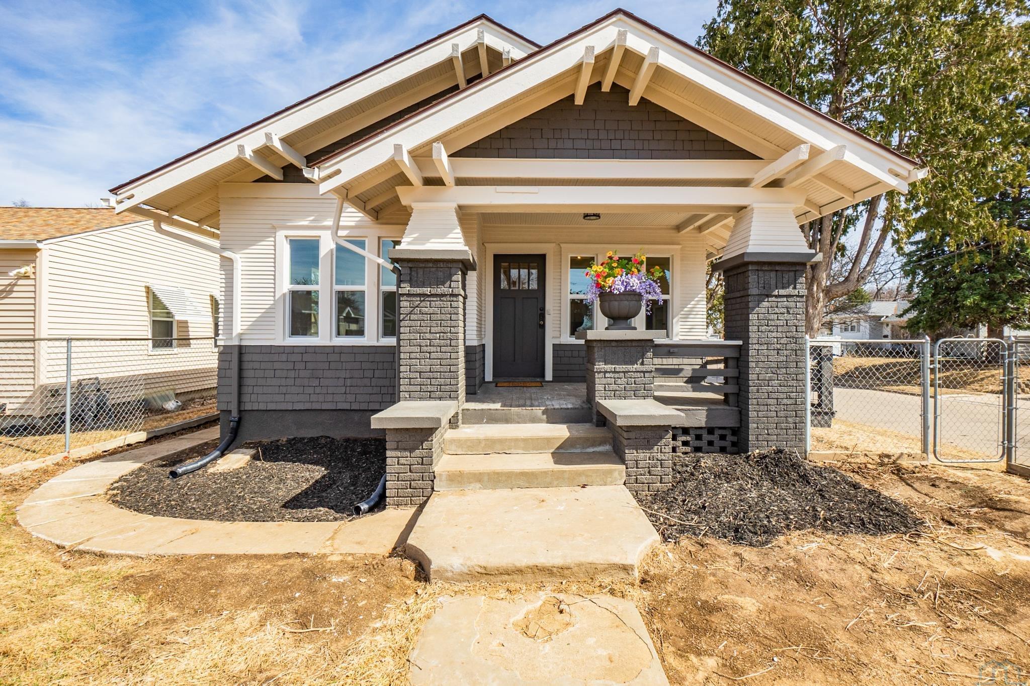 2218 S Cedar, Sioux City, IA 51106 