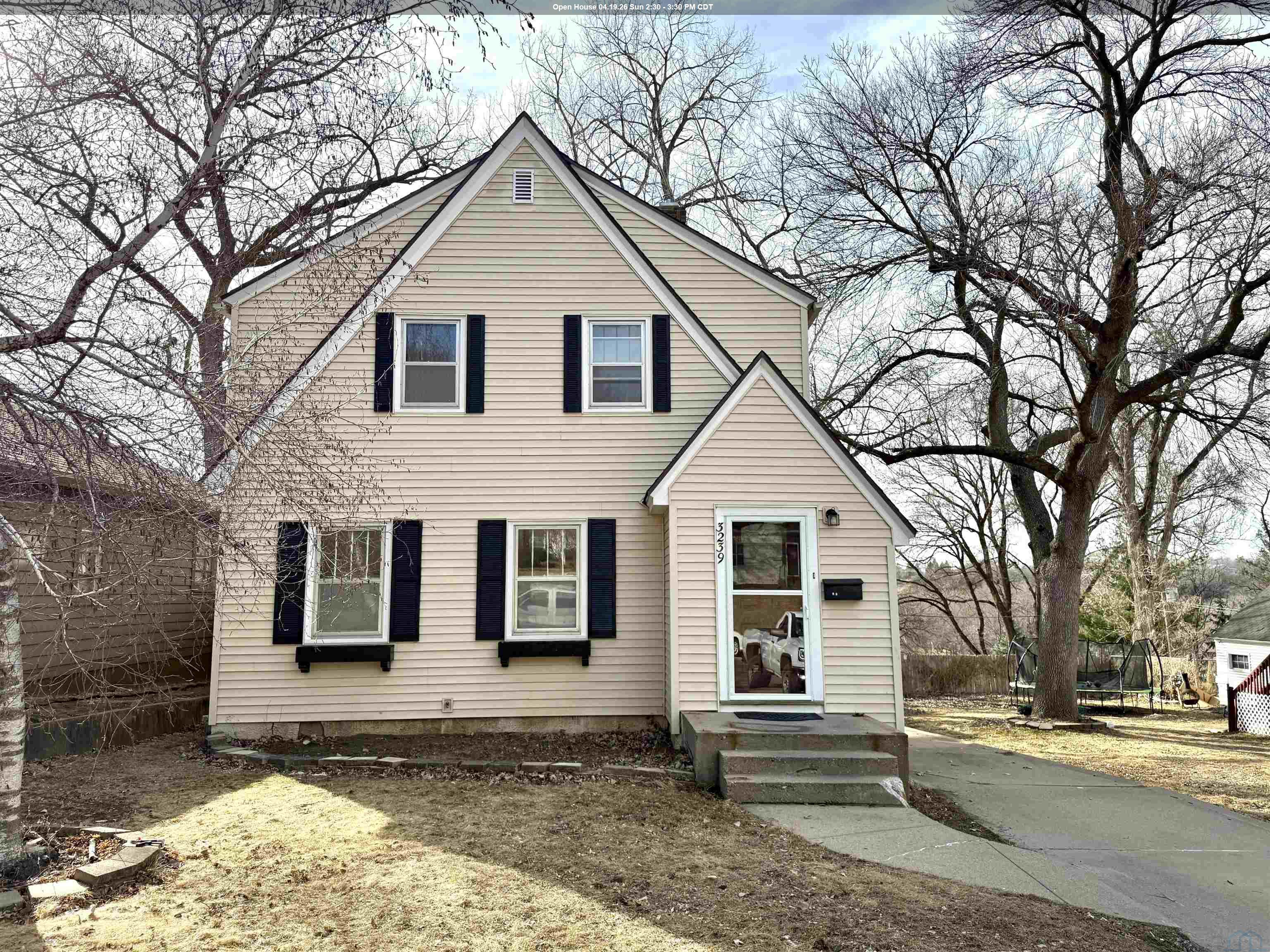 3239 Douglas St., Sioux City, IA 51104 