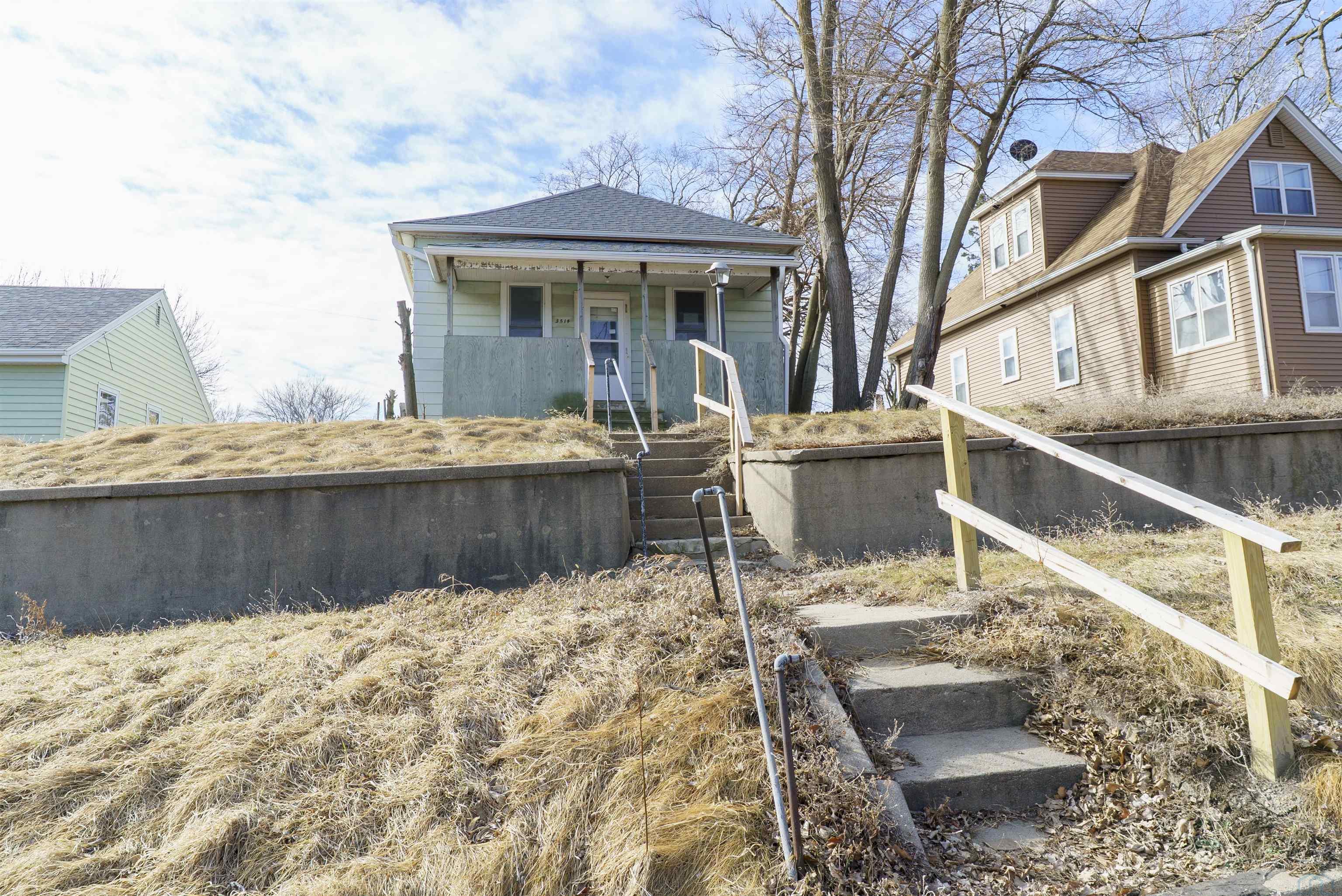 3514 MACOMB AVE, Sioux City, IA 51106 