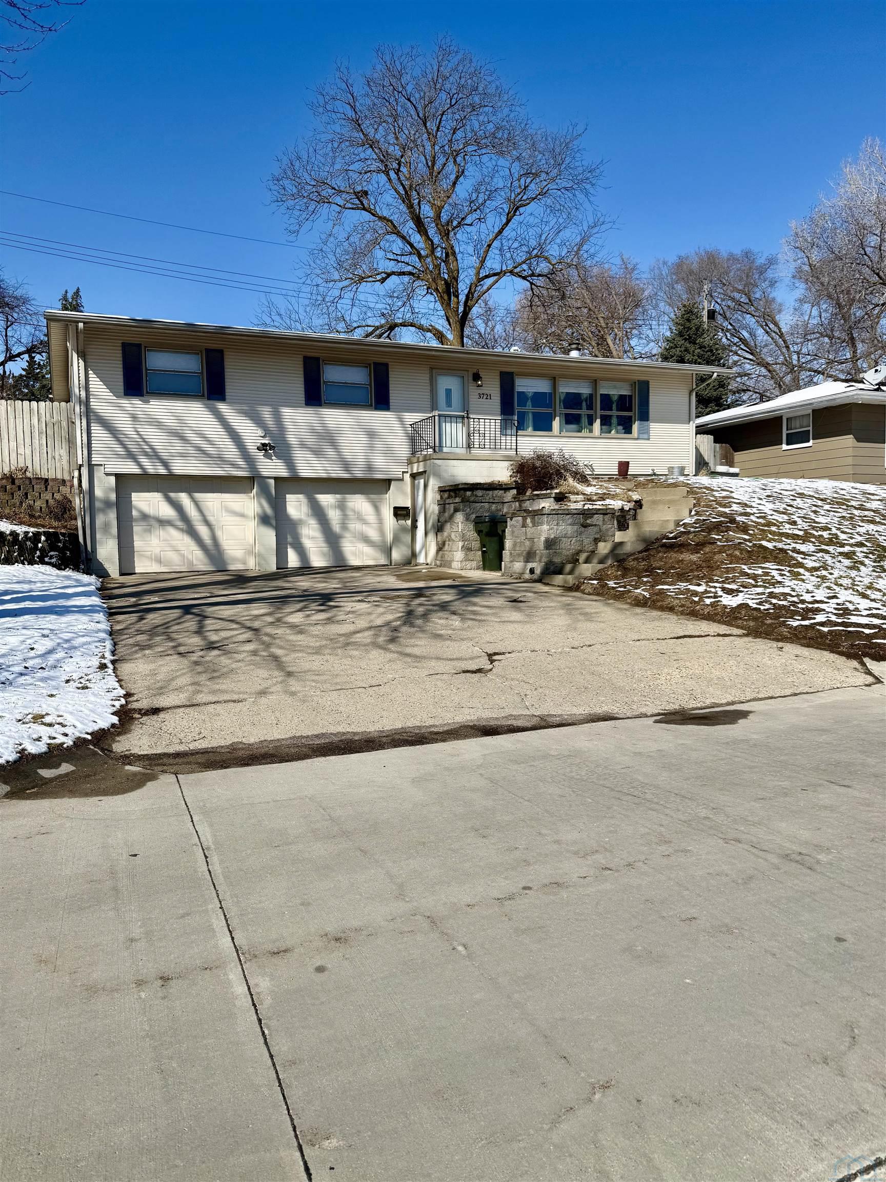 3721 Pawnee Pl, Sioux City, IA 51104 