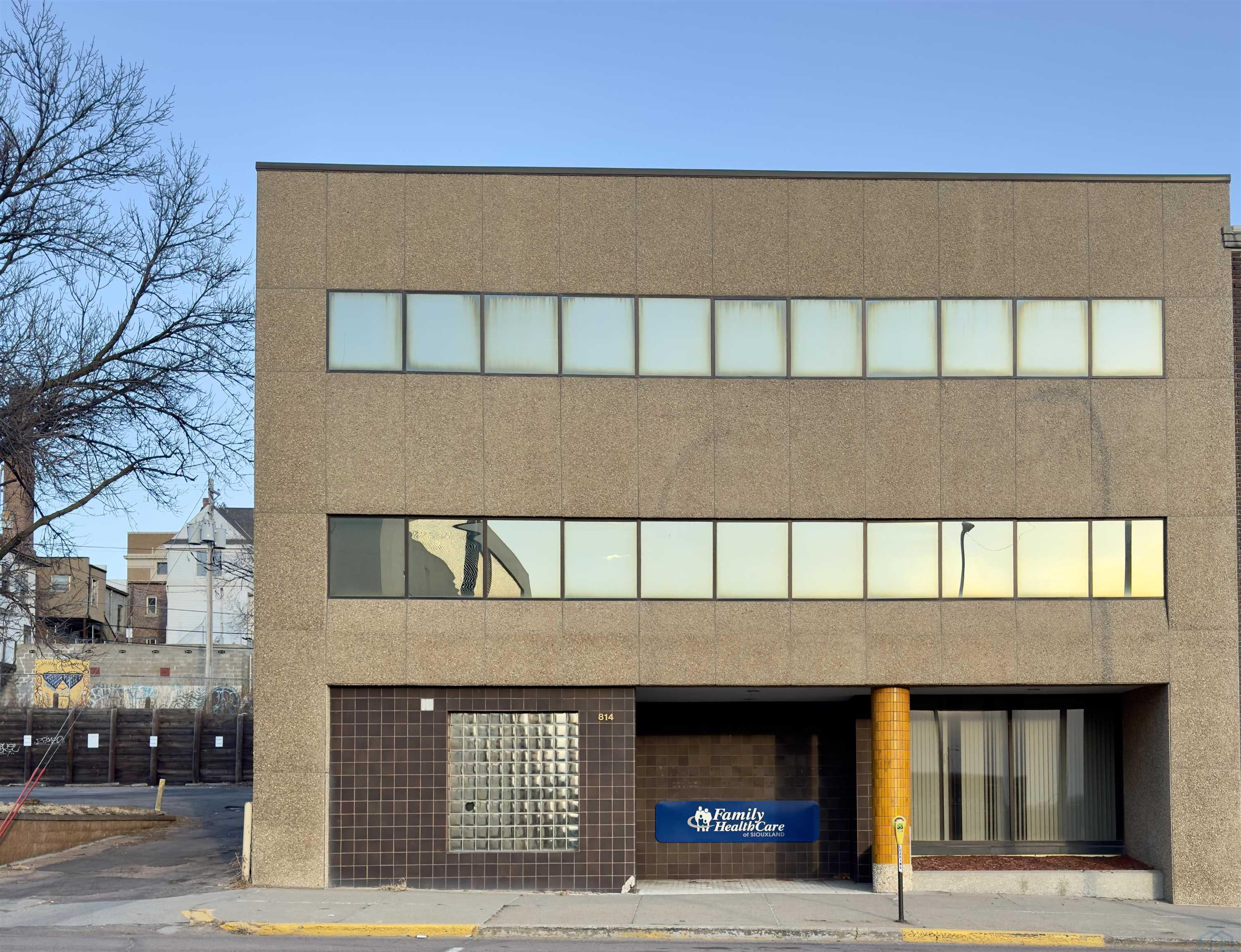 820 PIERCE ST, Sioux City, IA 51101 