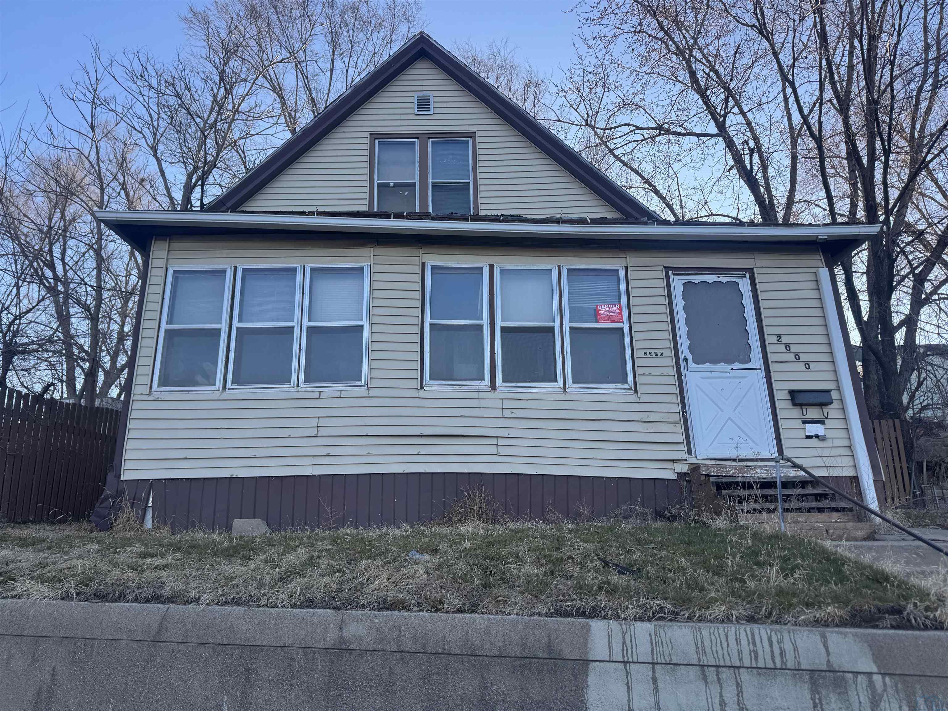 2000 Ingleside, Sioux City, IA 51104 