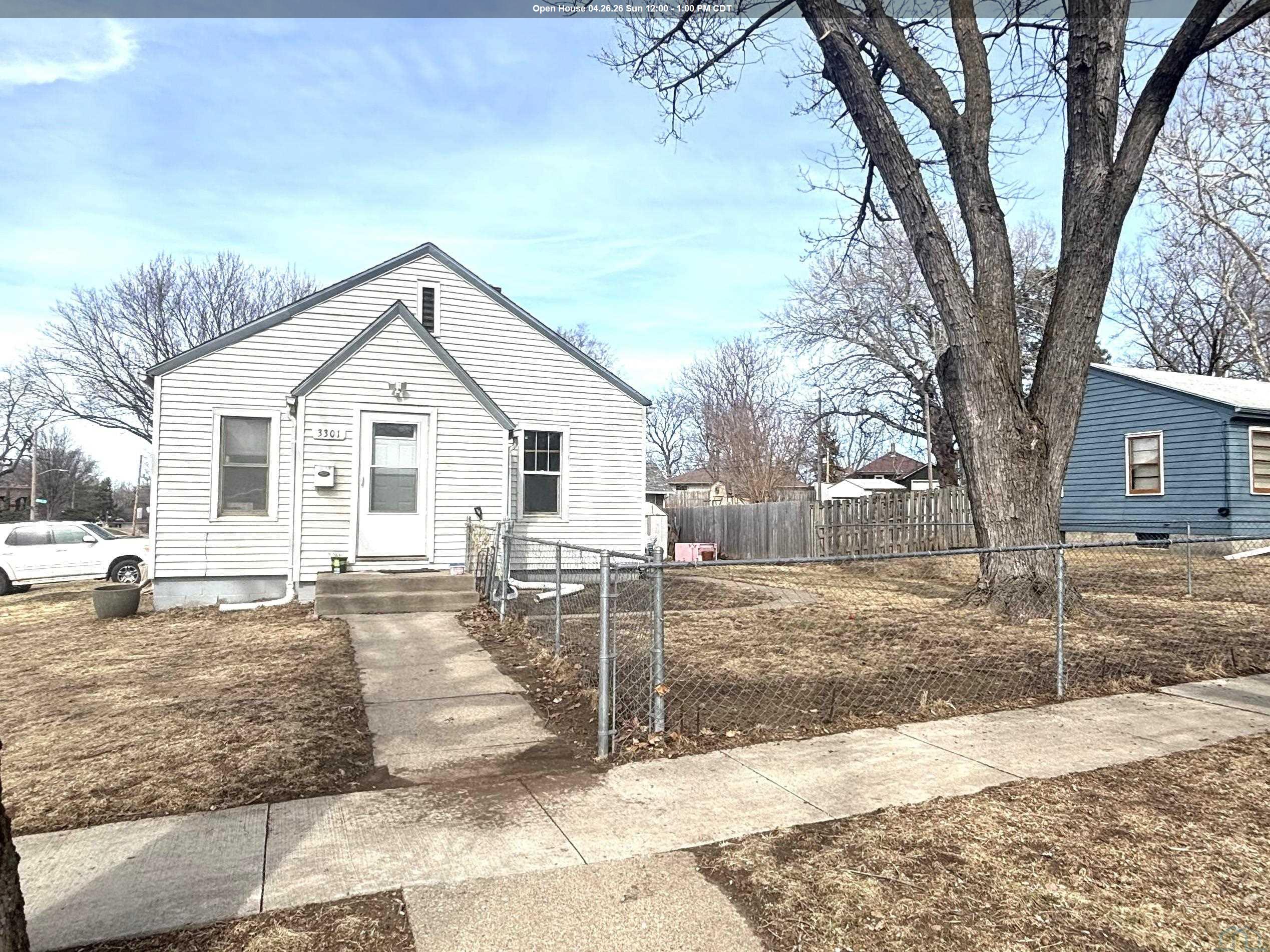 3301 Garretson Ave, Sioux City, IA 51106 
