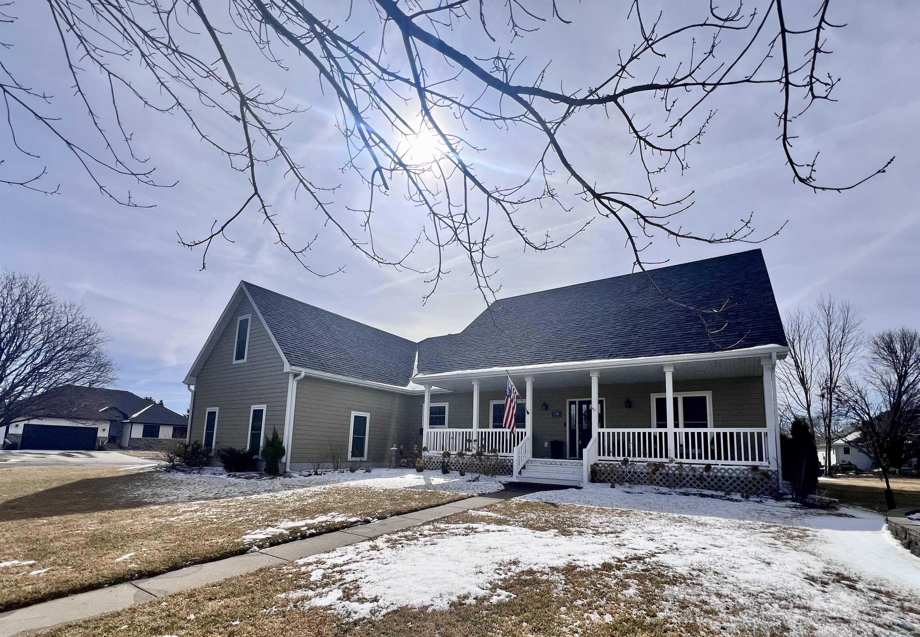 138 Green Court Dr, Elk Point, SD 57025 