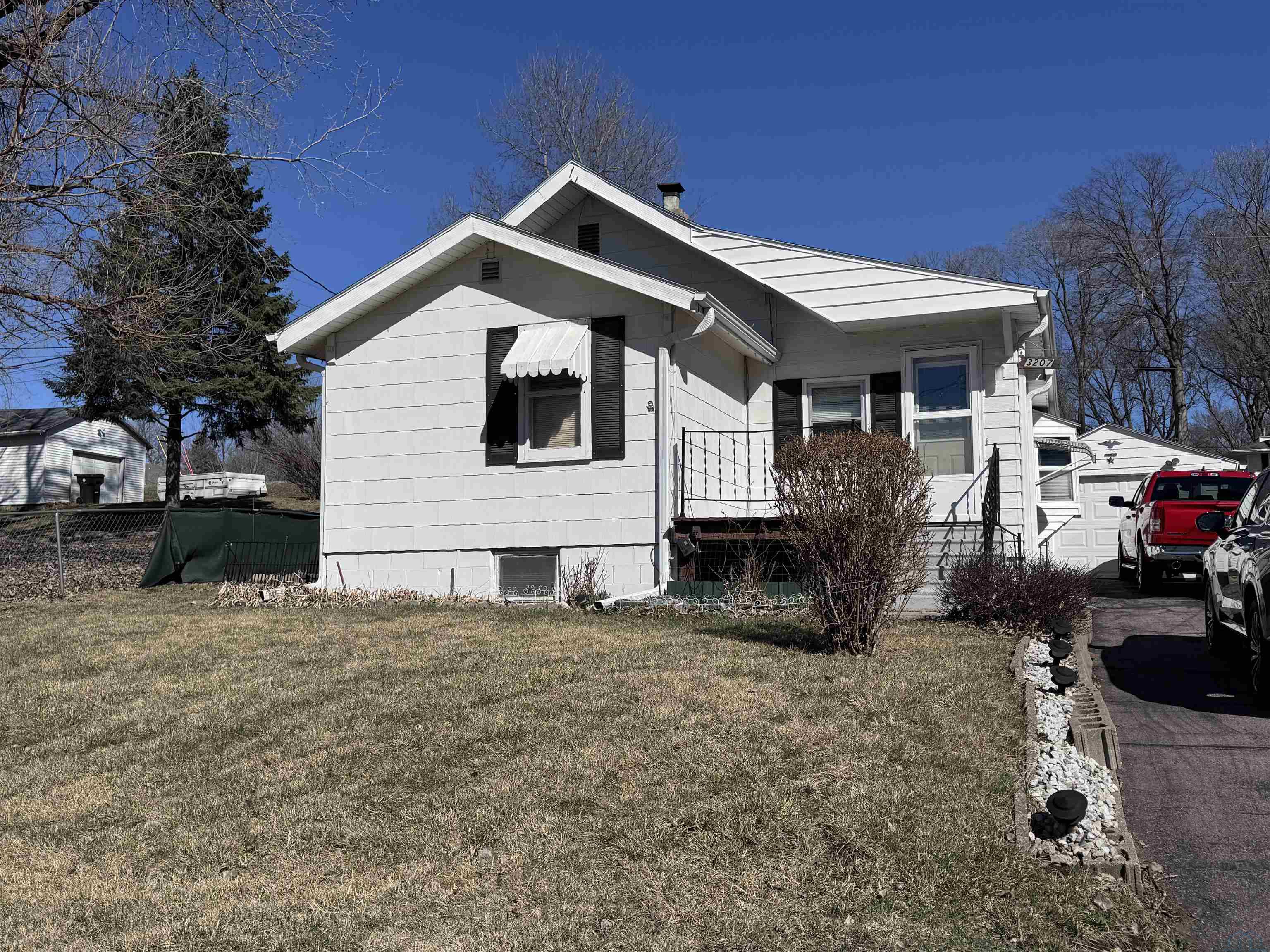 3207 Glenn Avenue, Sioux City, IA 51106 