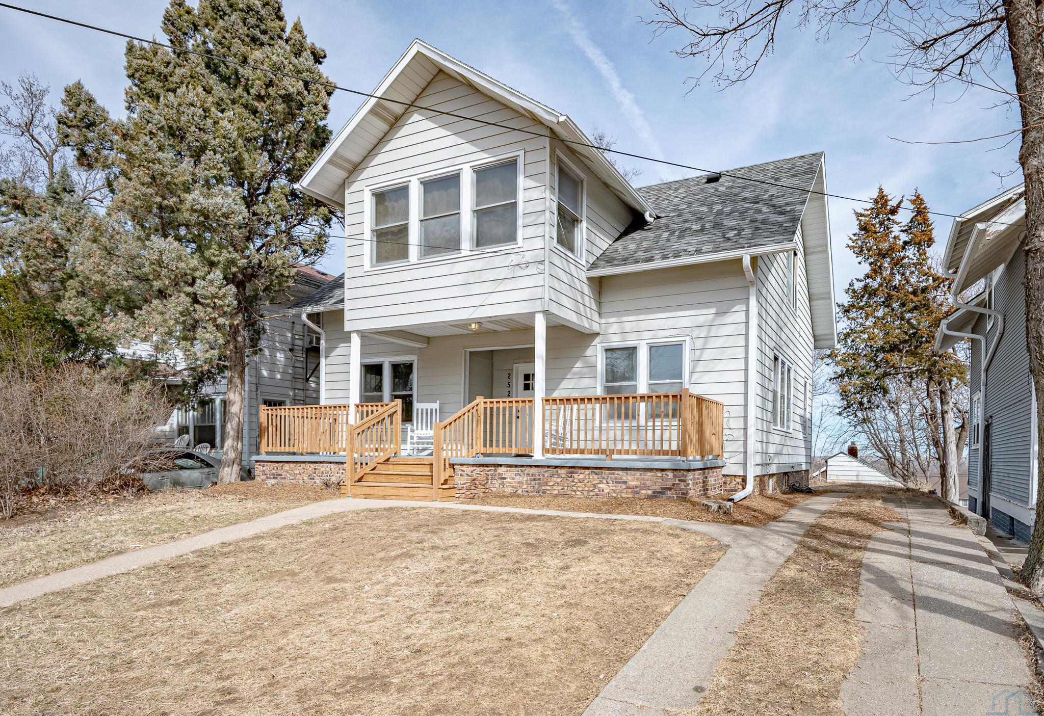 2522 Douglas Street, Sioux City, IA 51104 