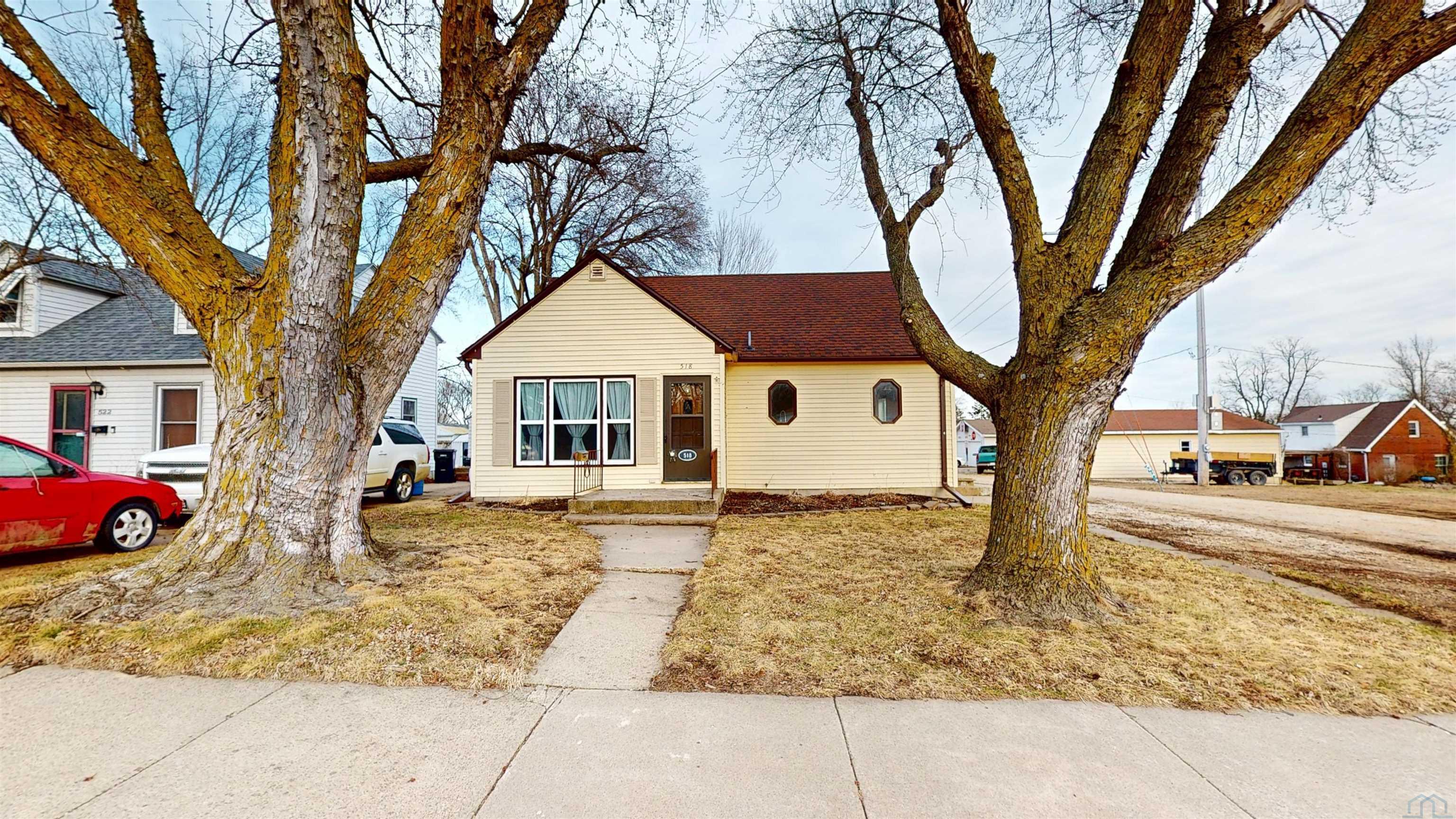 518 11TH ST N, Cherokee, IA 51012 