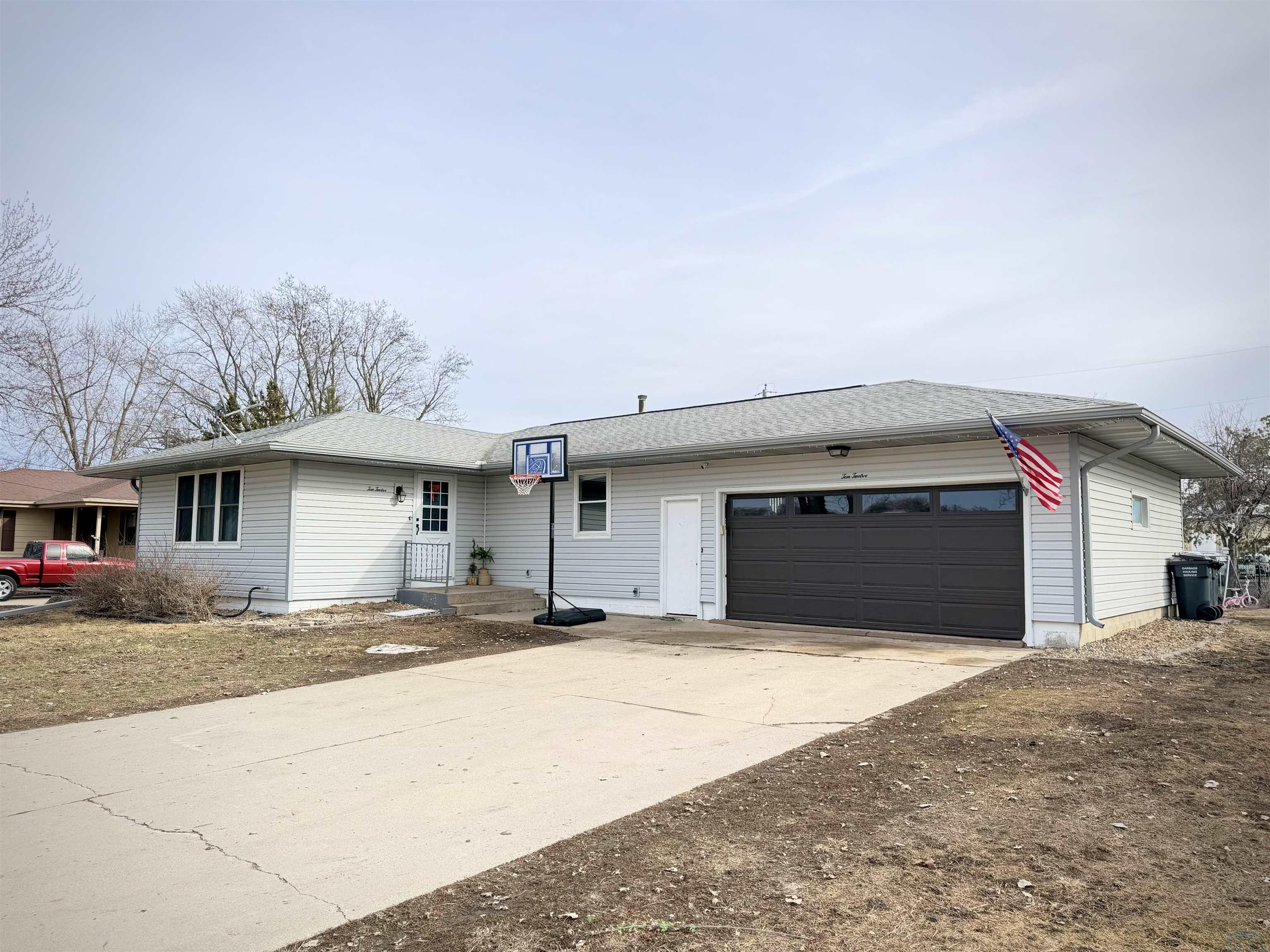 1012 4TH ST E, Storm Lake, IA 50588 