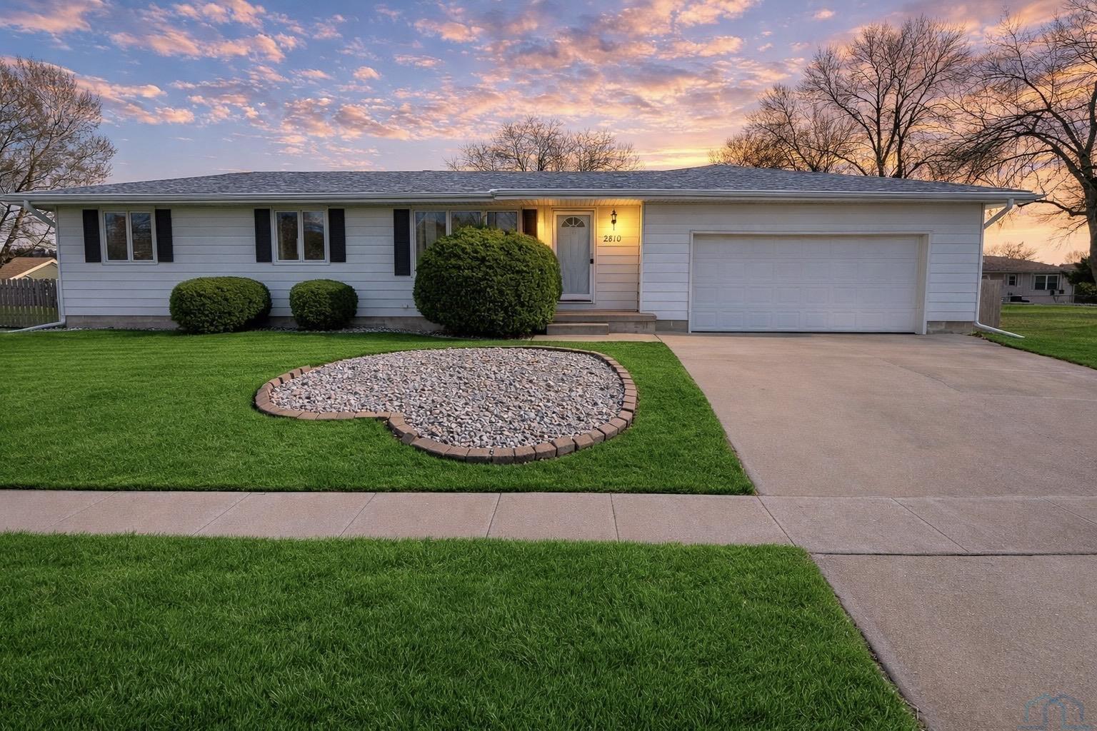 2510 Canterbury St, Sergeant Bluff, IA 51054 