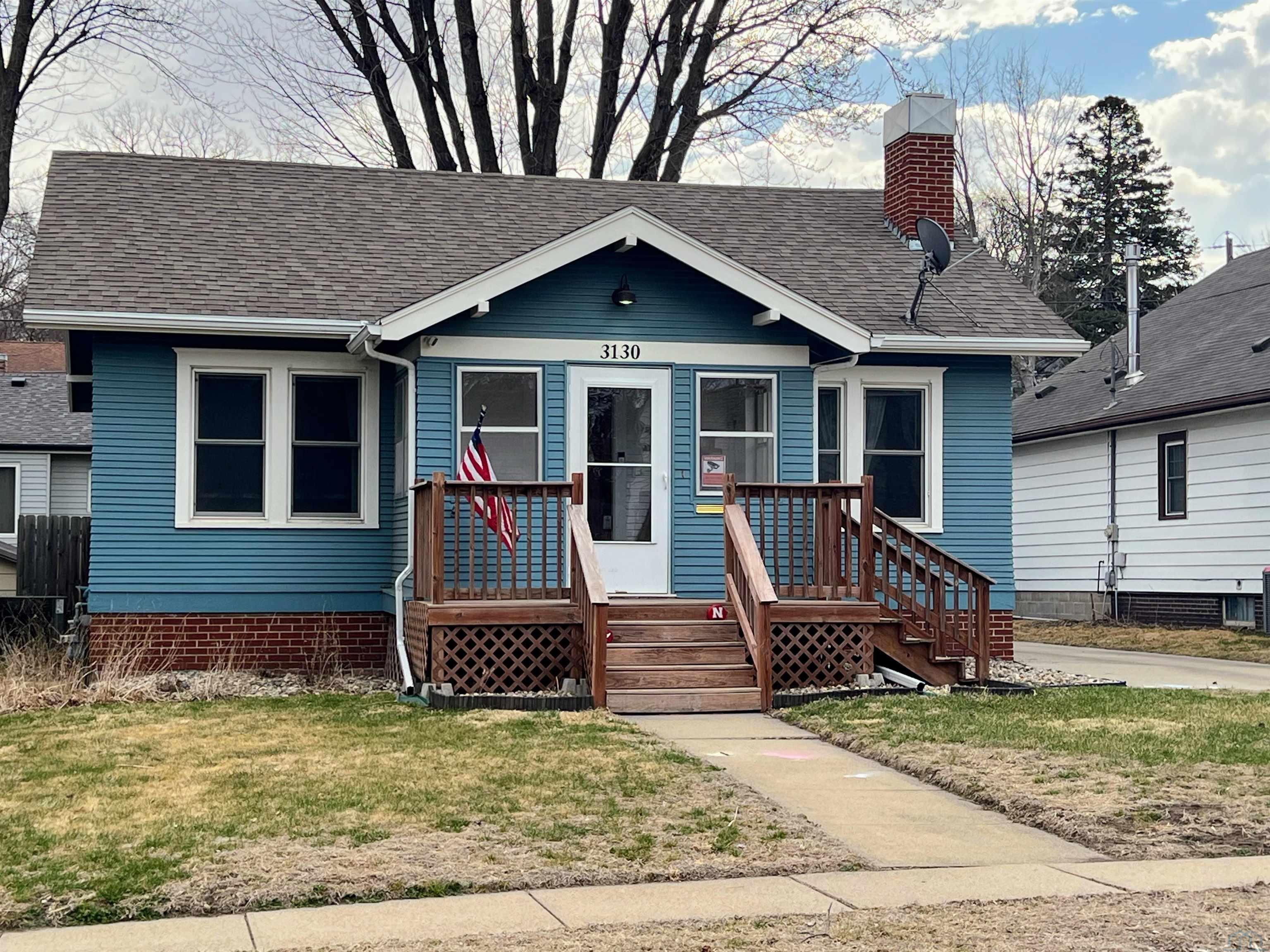 3130 SUMMIT ST, Sioux City, IA 51104 