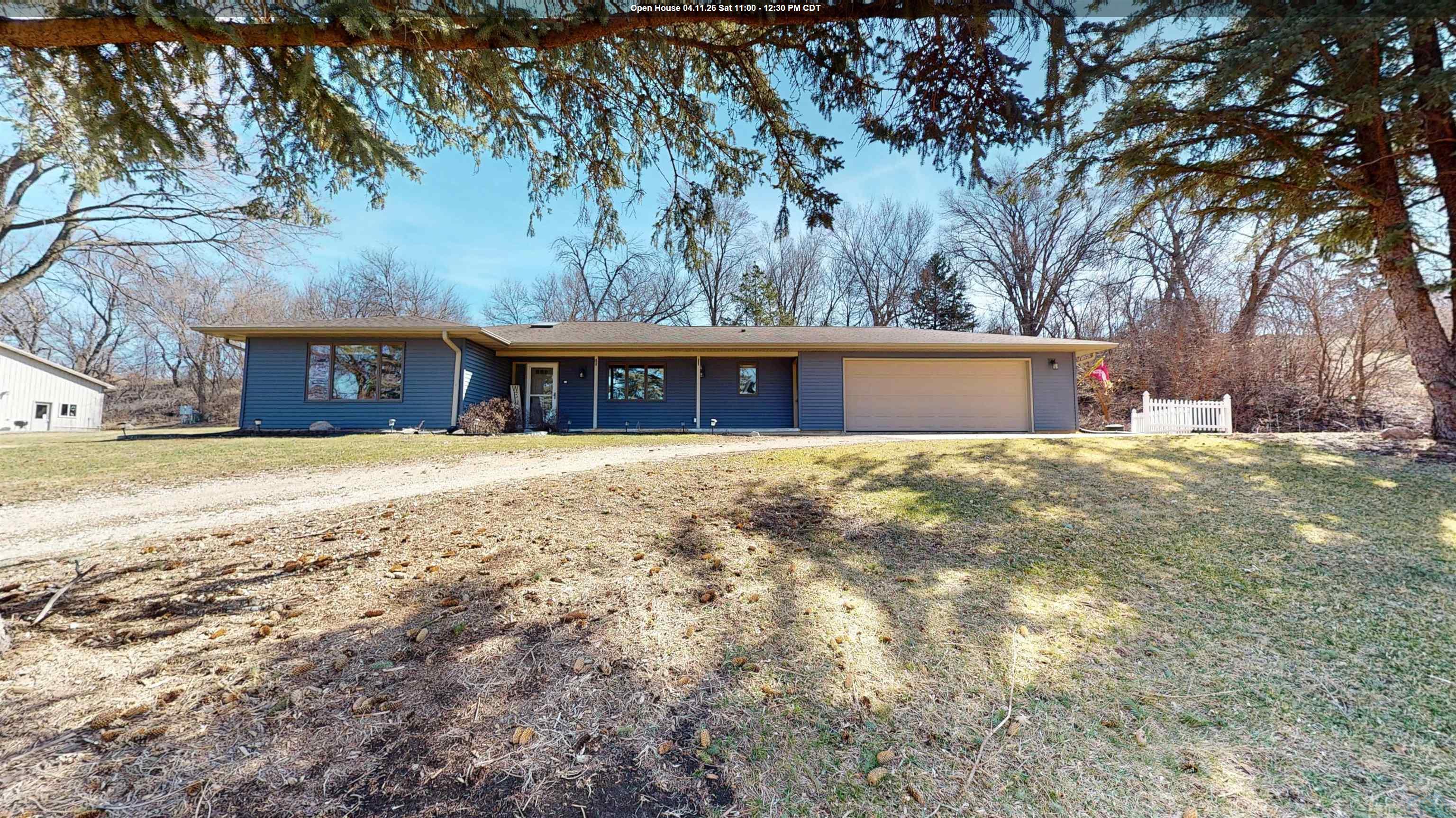 5223 CREST DR, Cherokee, IA 51012 