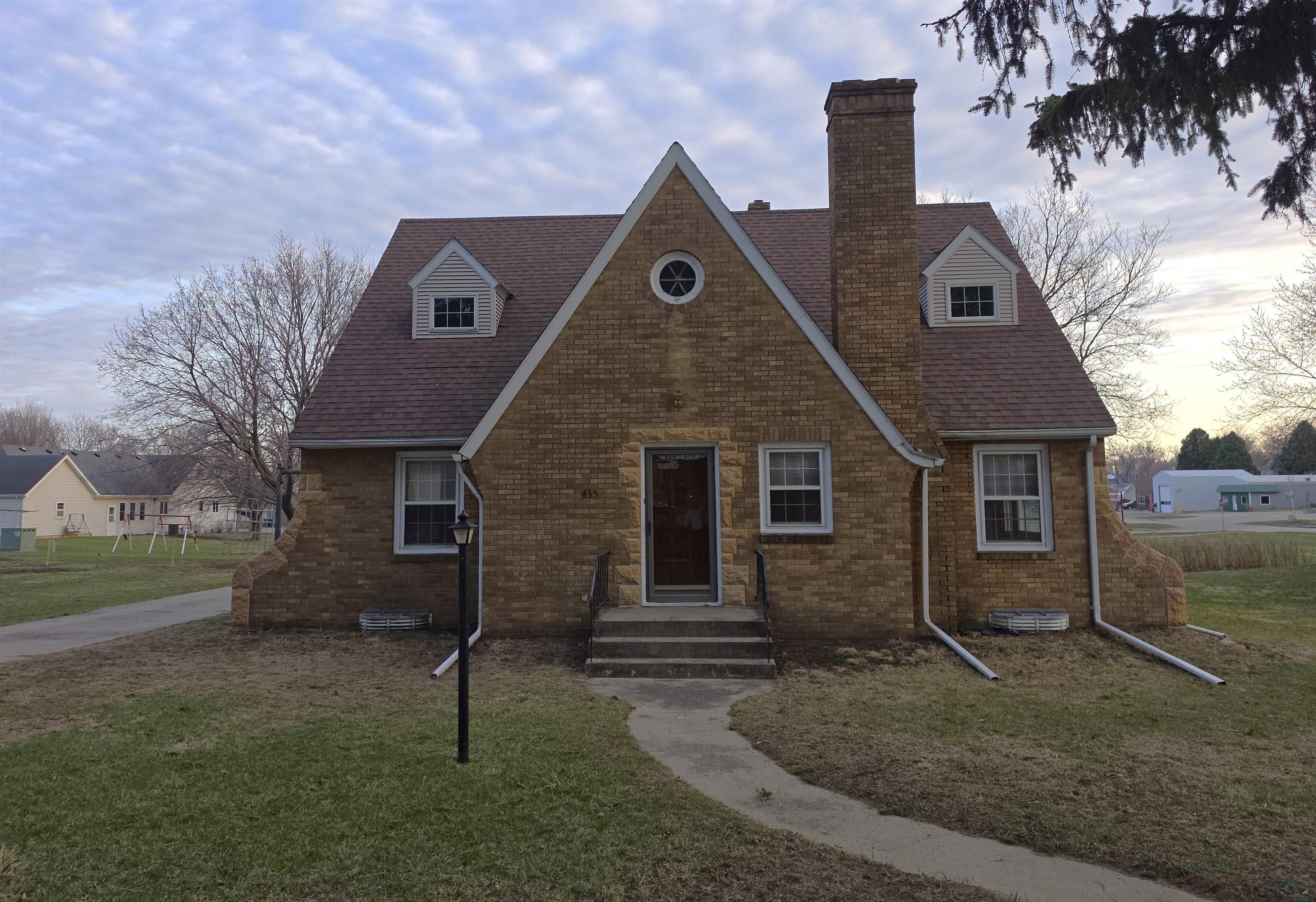 435 2nd St NE, Primghar, IA 51245 