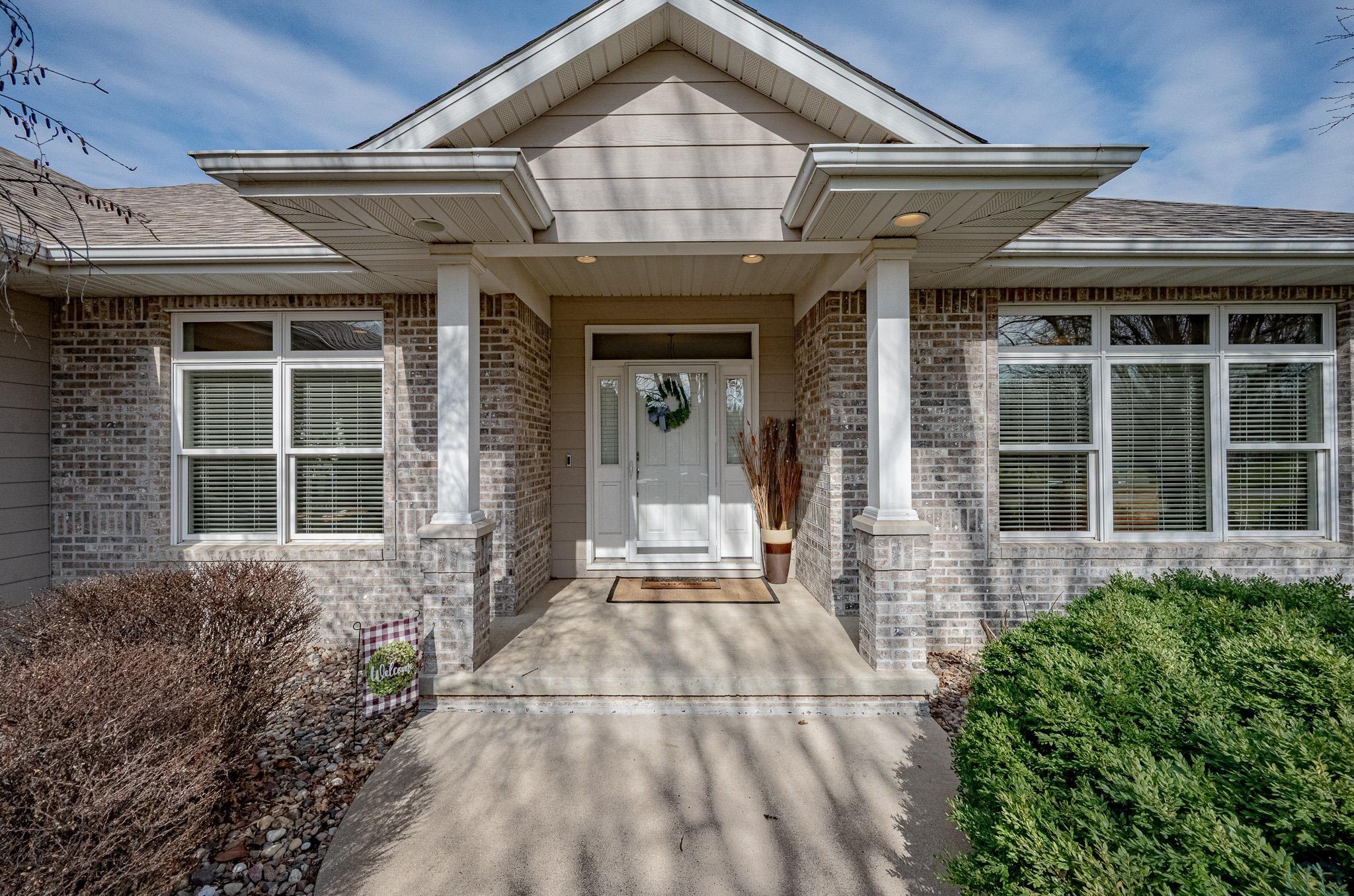 459 Sawgrass Trl E, Dakota Dunes, SD 57049 