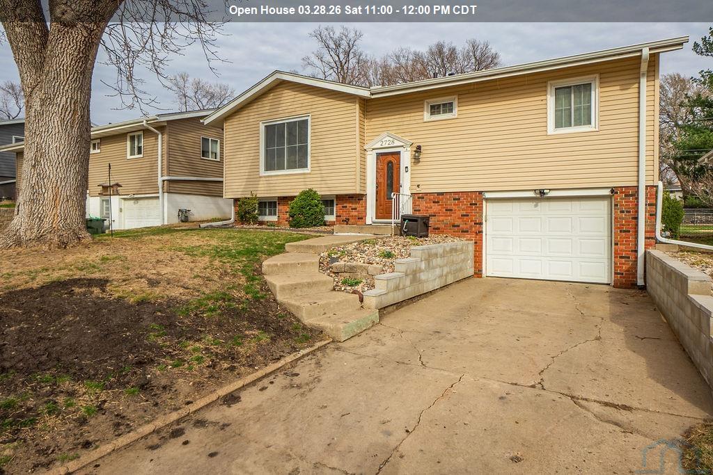 2728 So. Paxton, Sioux City, IA 51106 