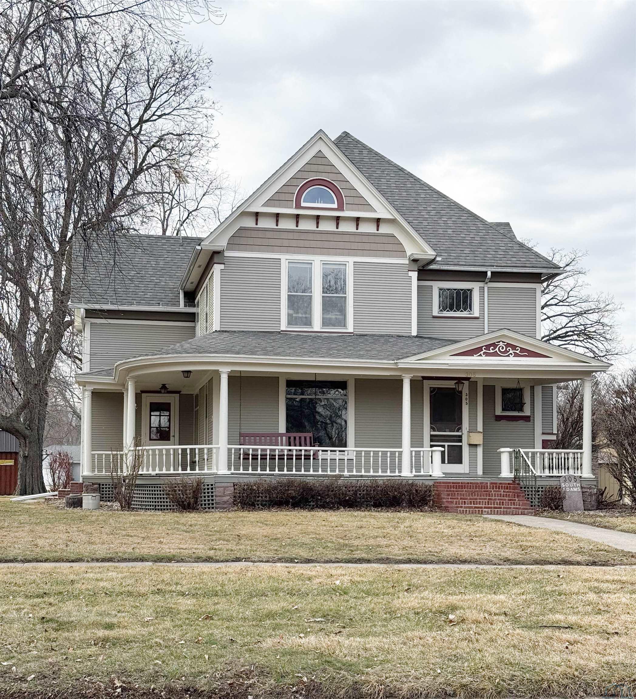 305 Adams St S, Rock Rapids, IA 51246 