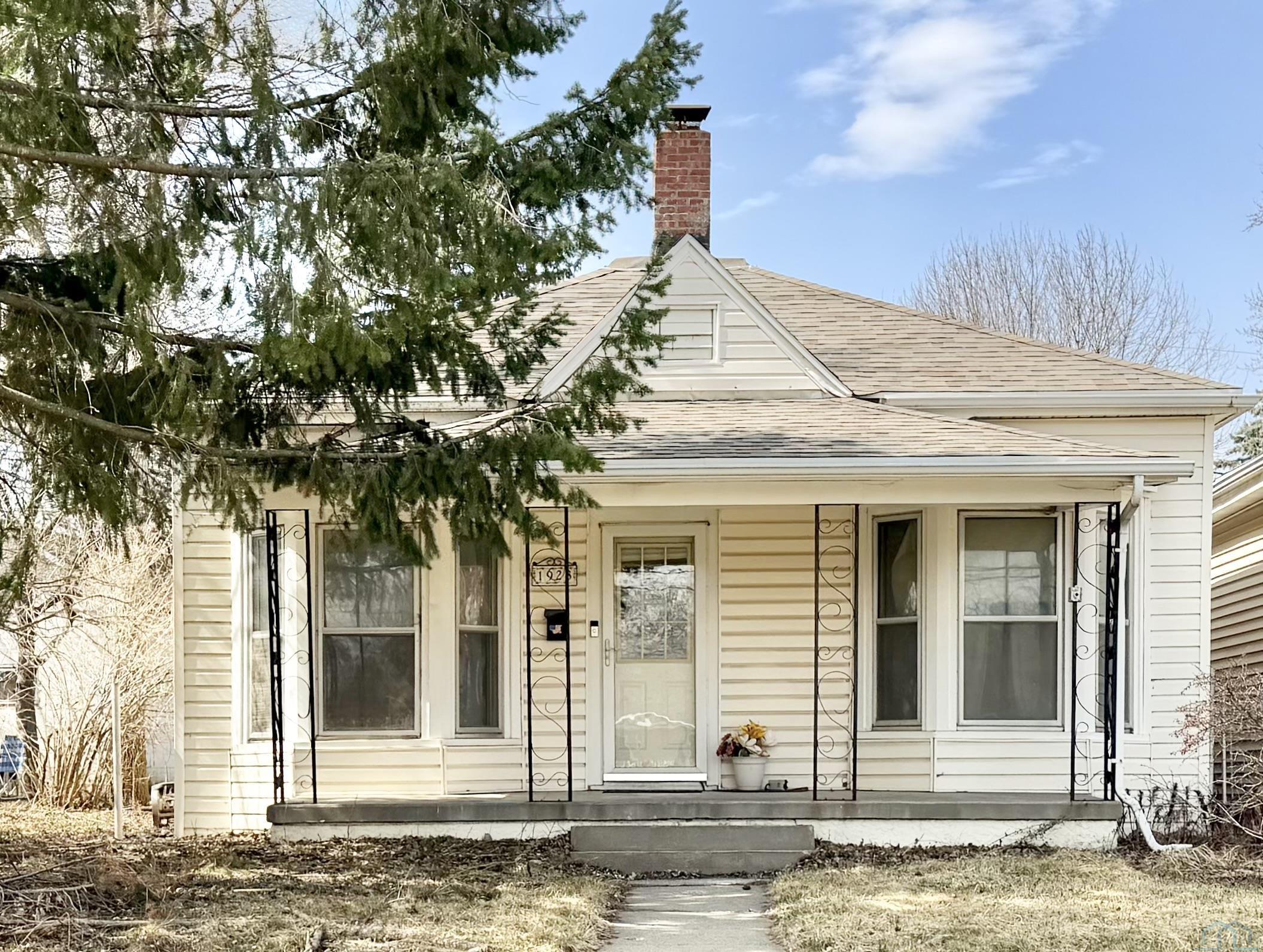 1923 Sherman Ave, Sioux City, IA 51106 