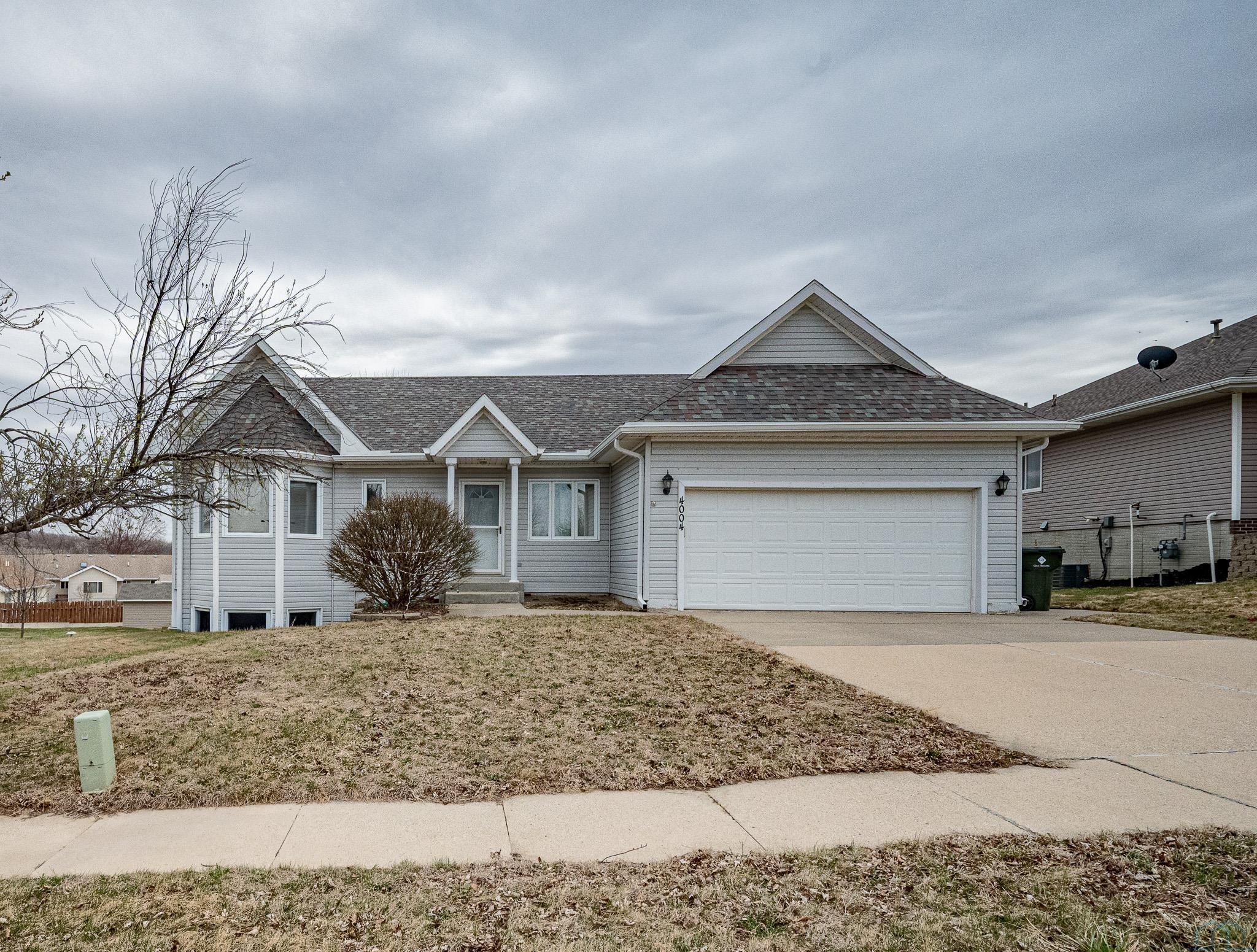 4004 Manchester St., Sioux City, IA 51103 