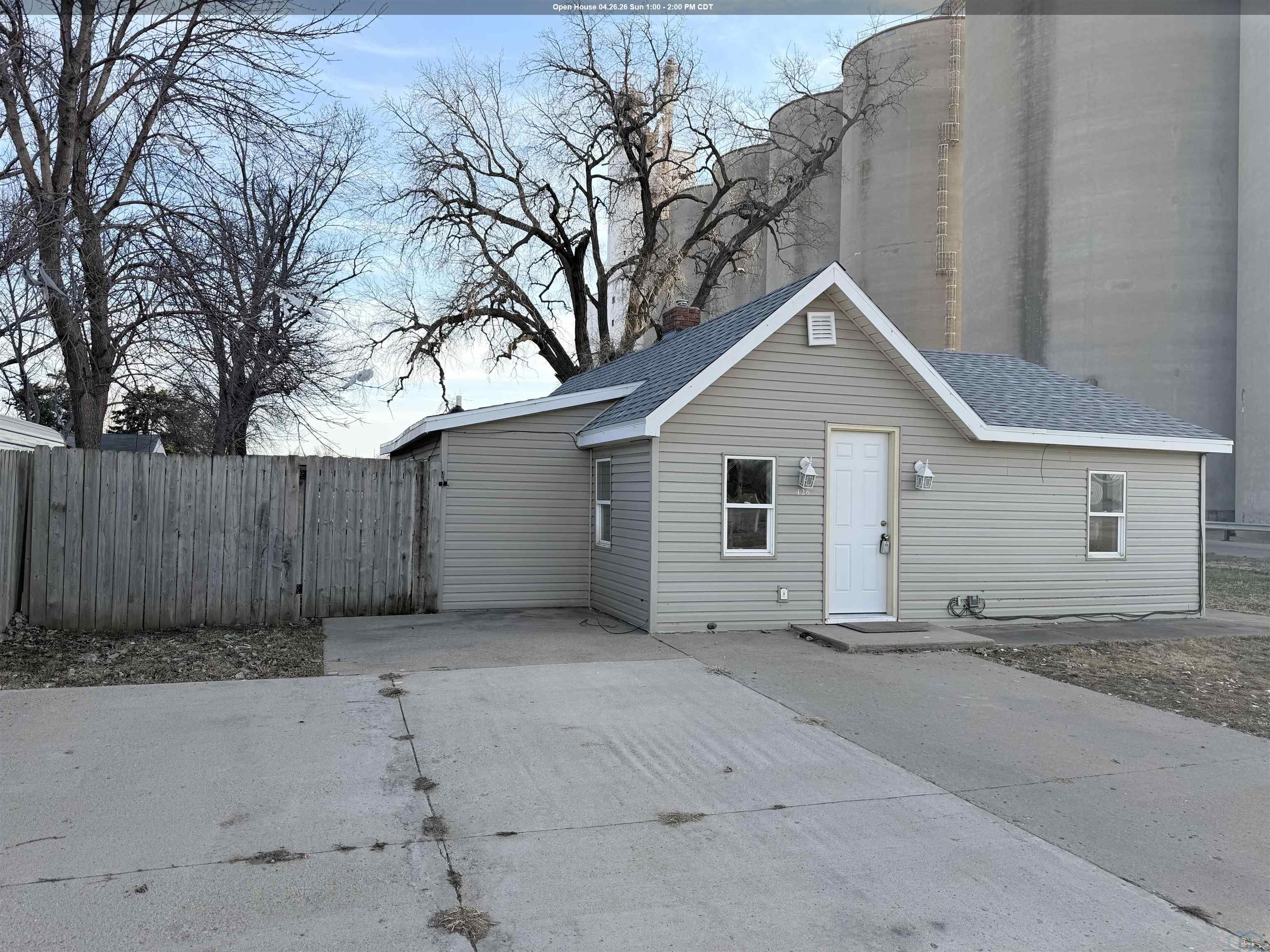 426 27th St W, South Sioux City, NE 68776 