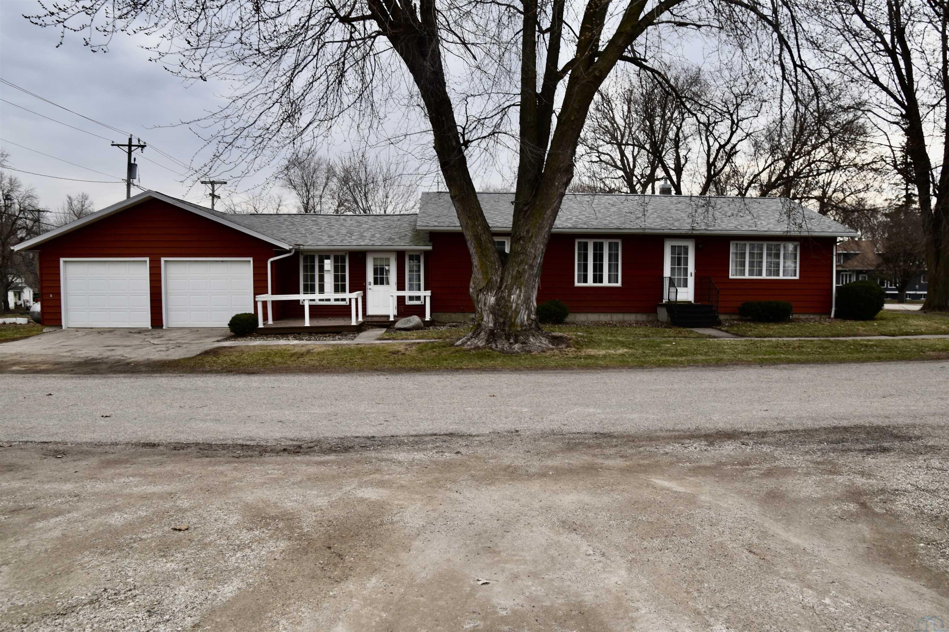 748 Spruce St, Ocheyedan, IA 51354 