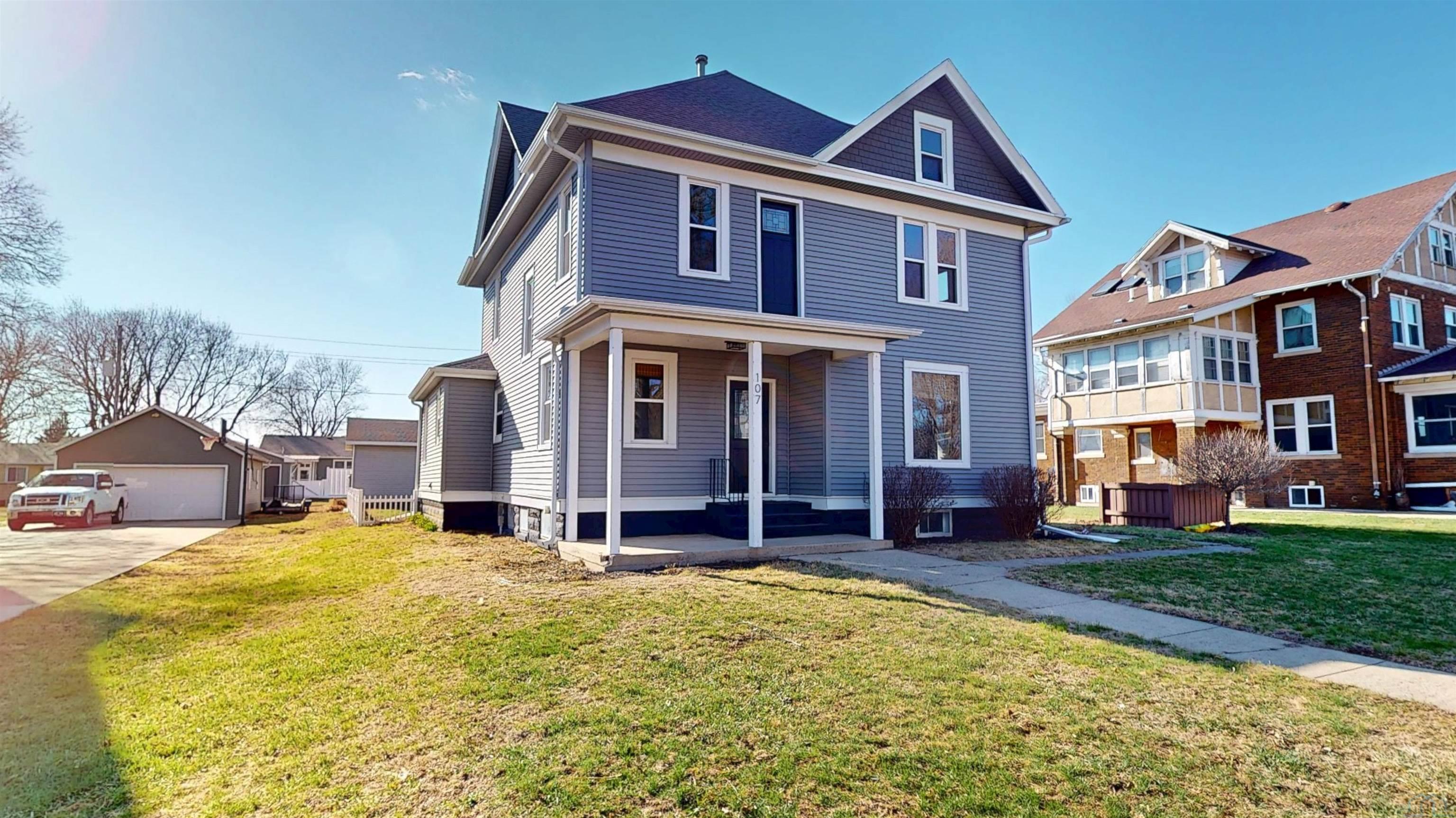 107 LENA ST S, Holstein, IA 51025 