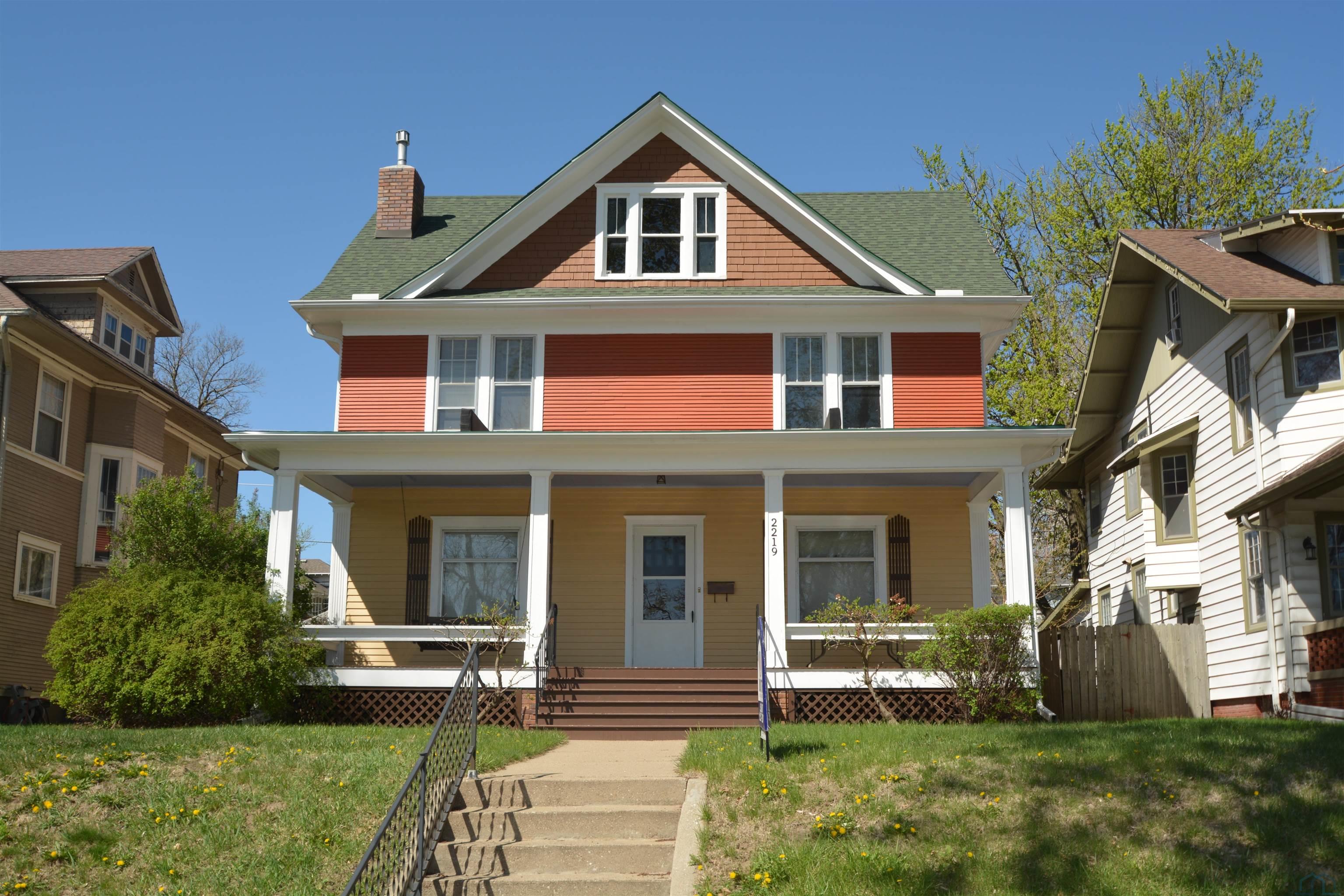 2219 Jackson St, Sioux City, IA 51104 
