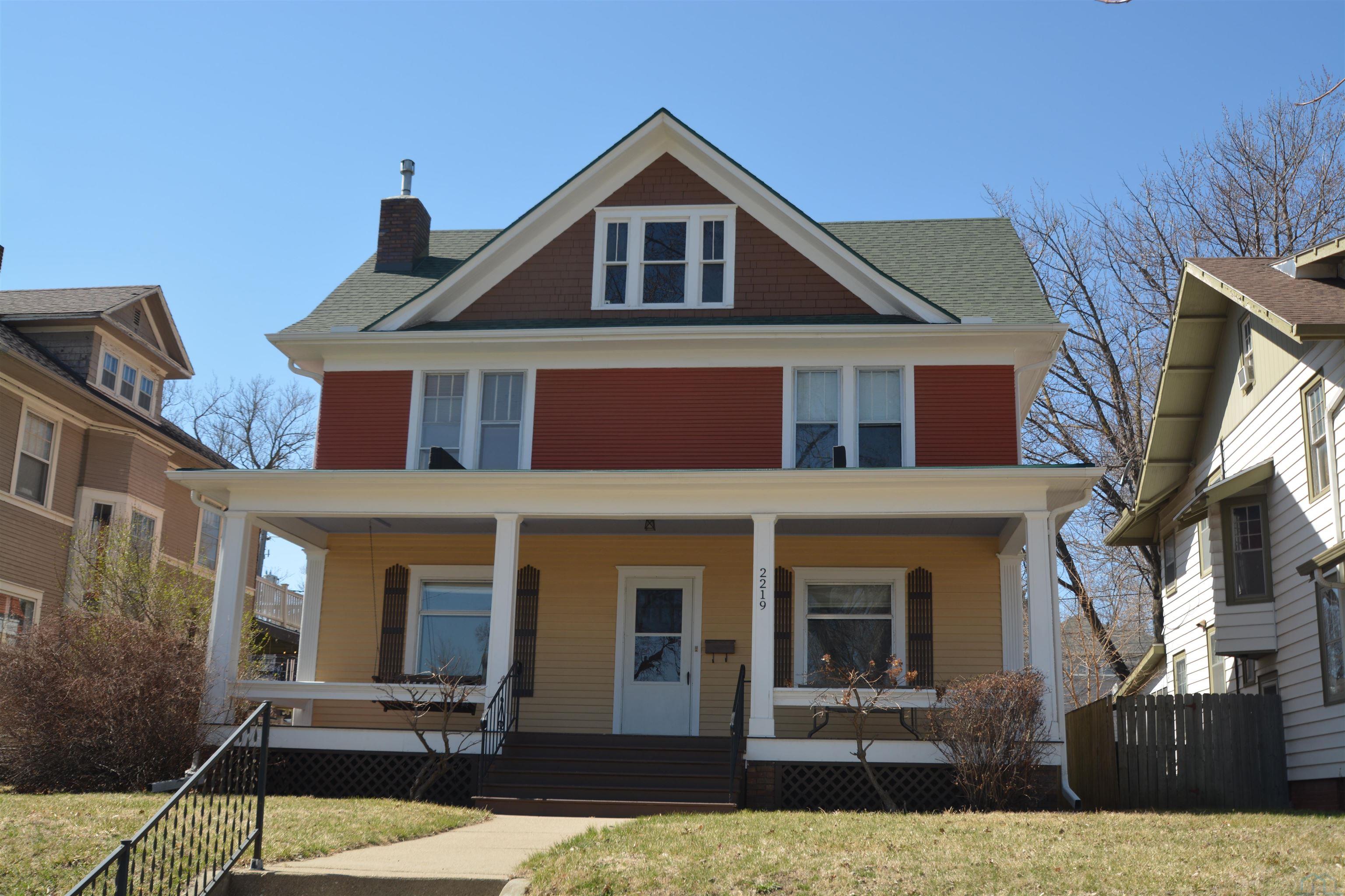 2219 Jackson St, Sioux City, IA 51104 